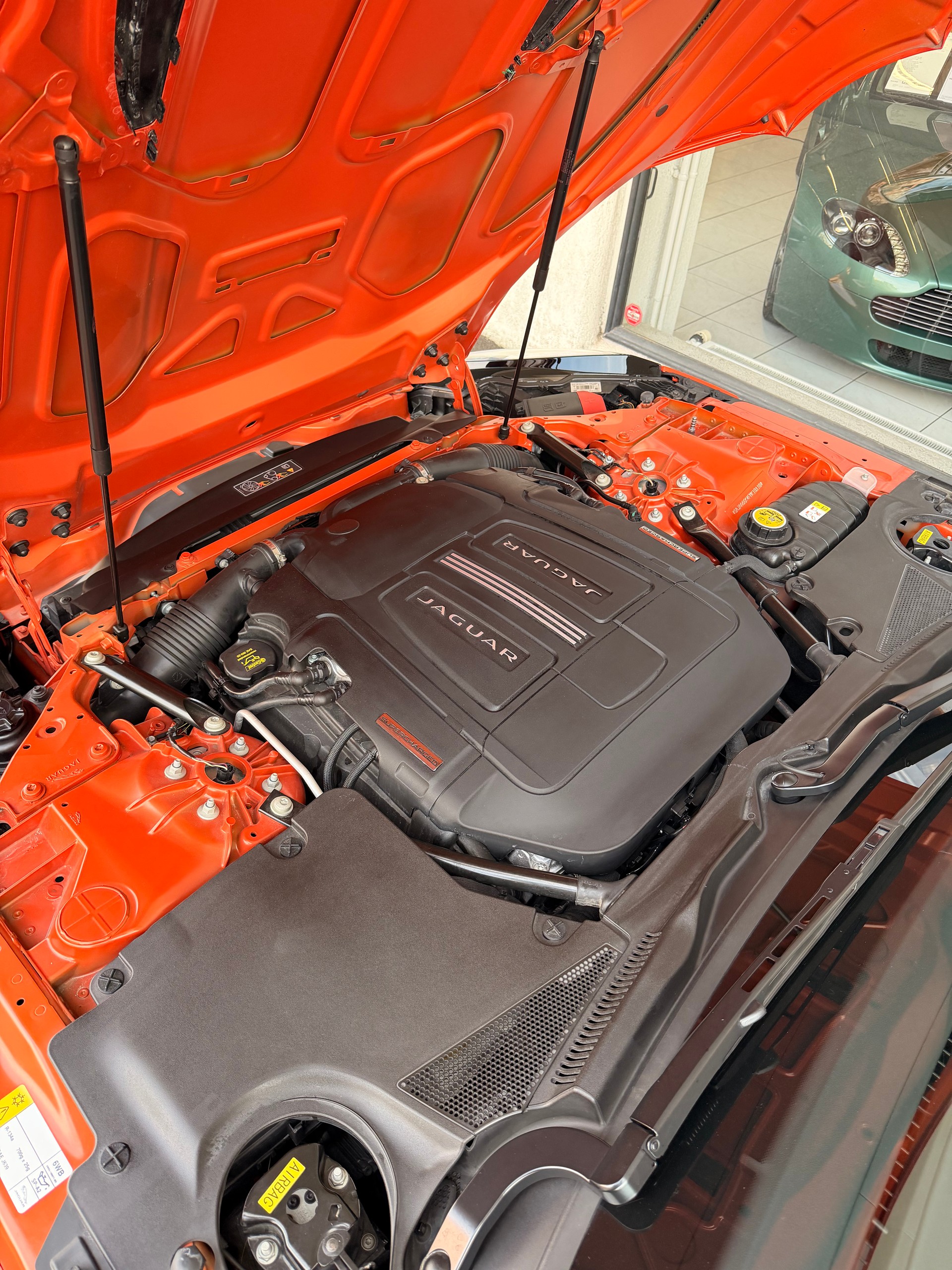 JAGUAR F-Type Convertible 5.0 V8 S/C-image-12