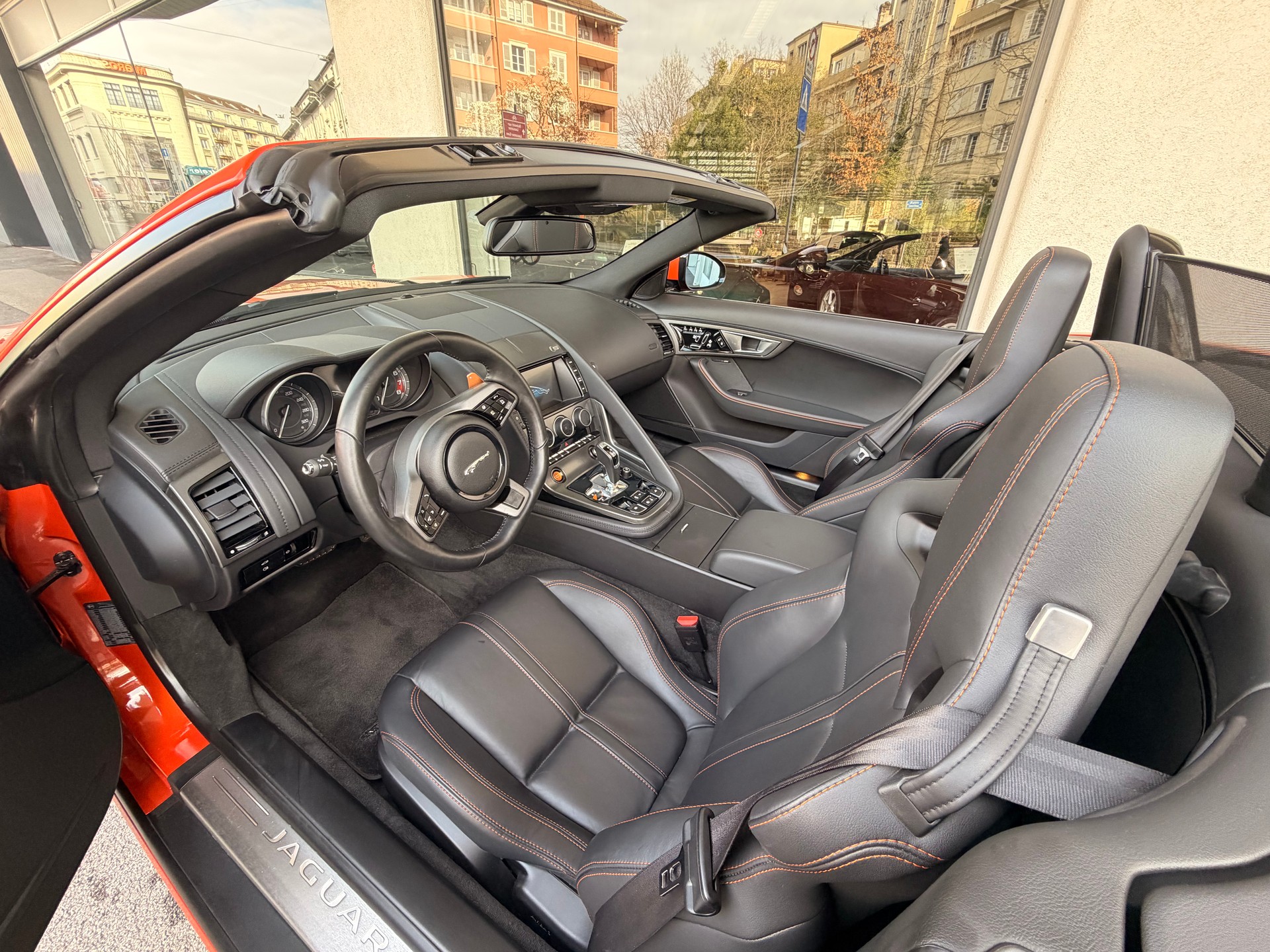 JAGUAR F-Type Convertible 5.0 V8 S/C-image-10