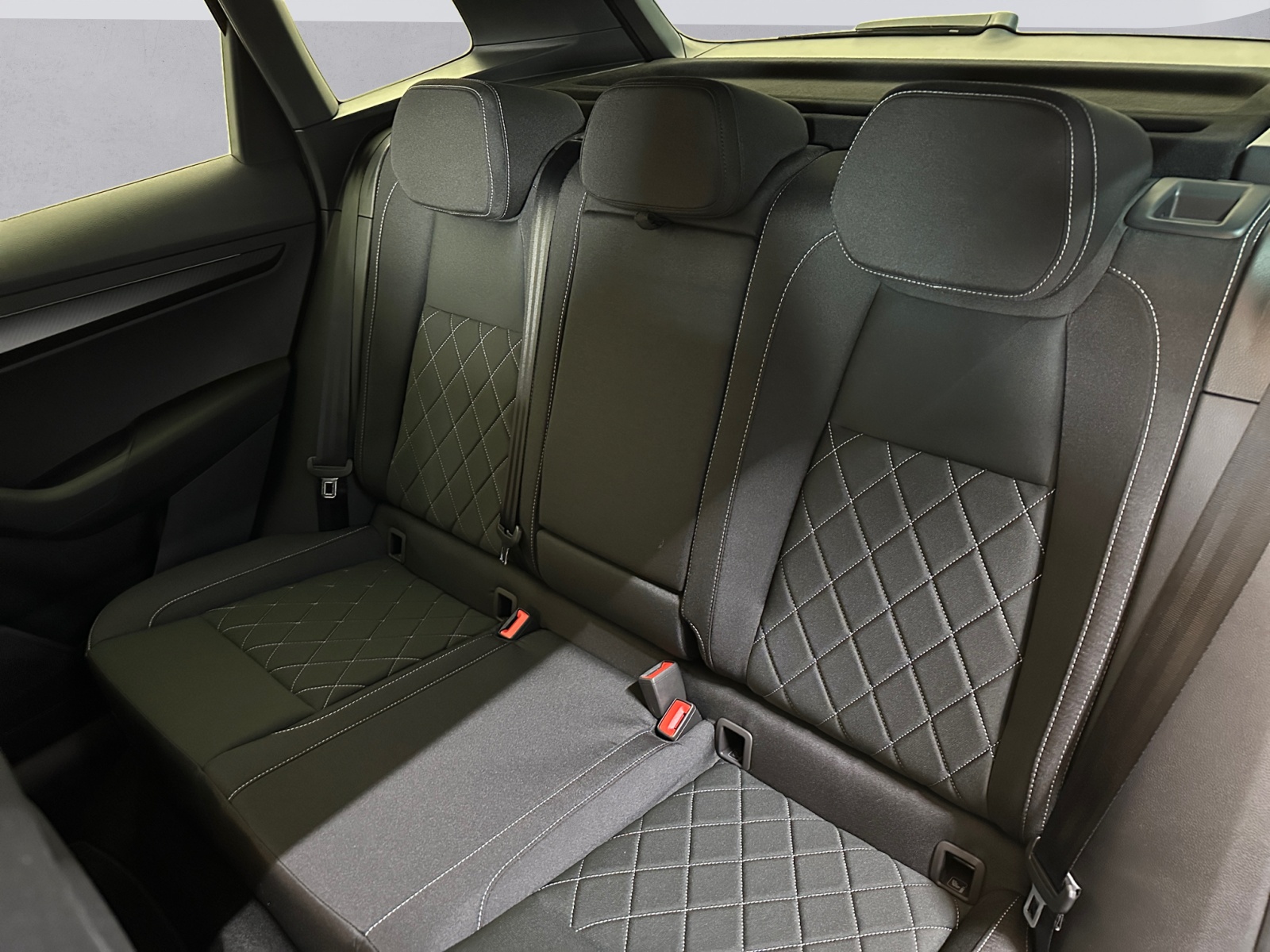 SKODA Karoq 1.5 TSI SportLine DSG-image-11