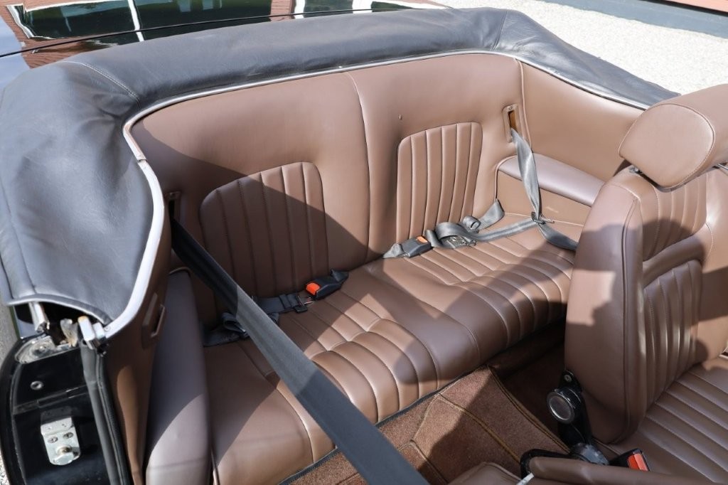 PEUGEOT 504 Cabriolet-image-17