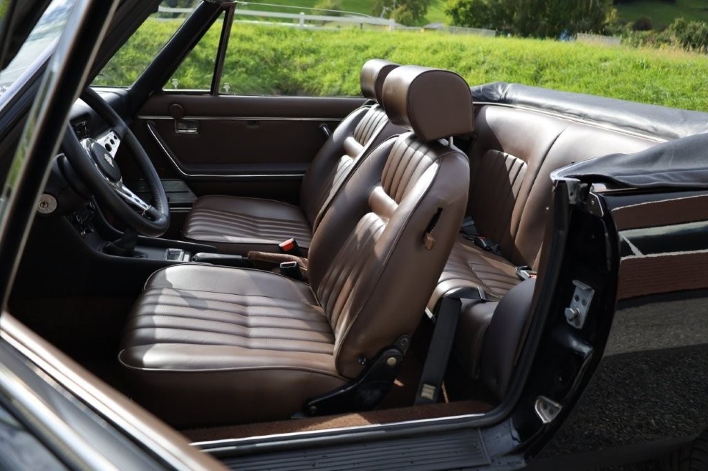 PEUGEOT 504 Cabriolet-image-19