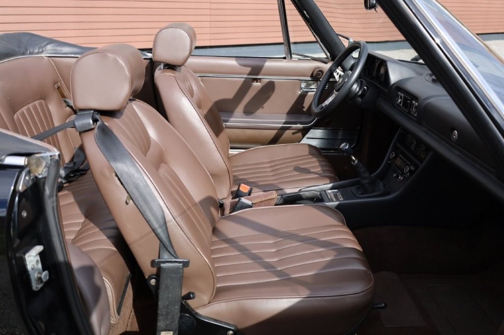 PEUGEOT 504 Cabriolet-image-15