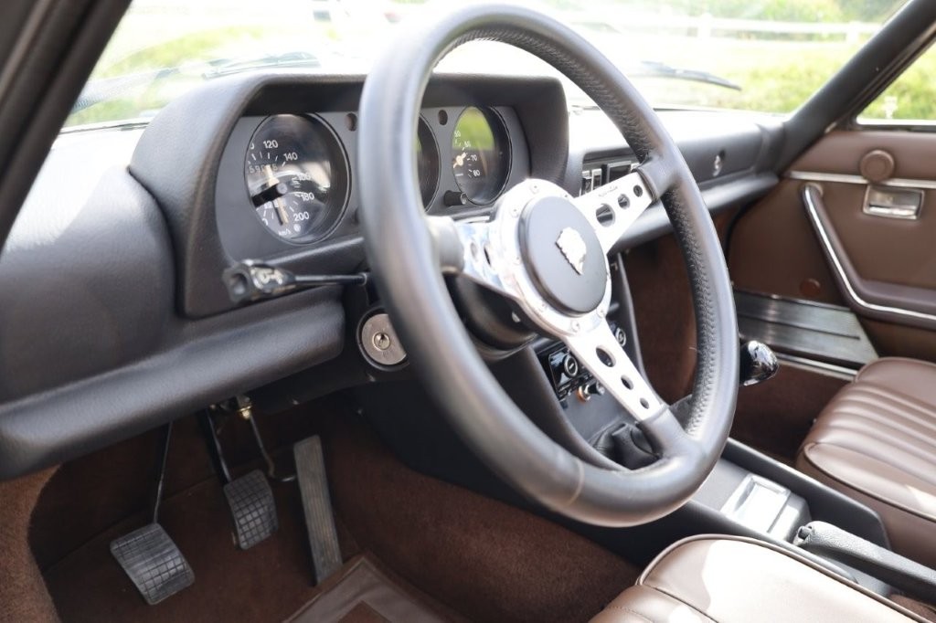 PEUGEOT 504 Cabriolet-image-21