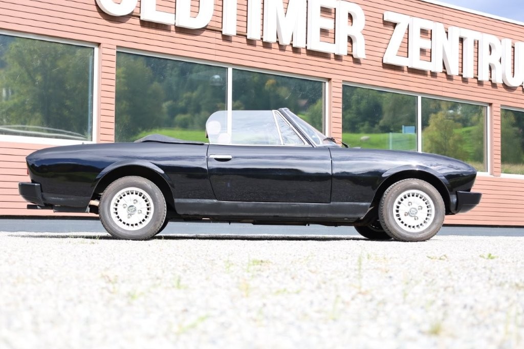 PEUGEOT 504 Cabriolet-image-9