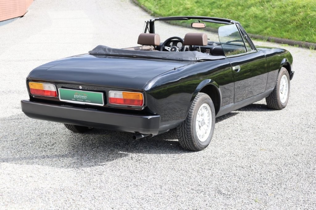 PEUGEOT 504 Cabriolet-image-6