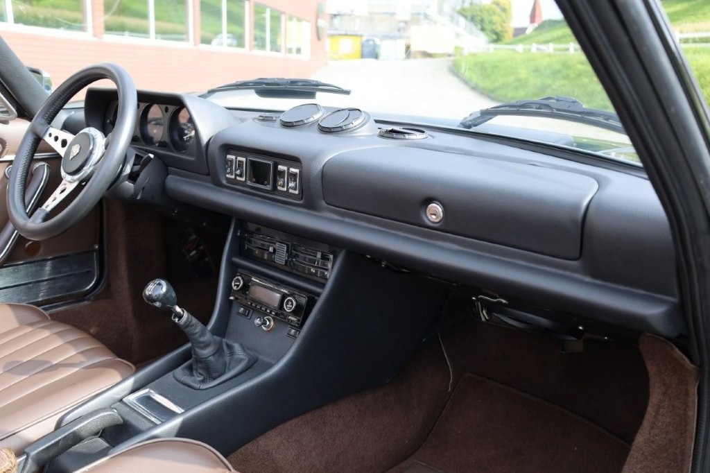 PEUGEOT 504 Cabriolet-image-16