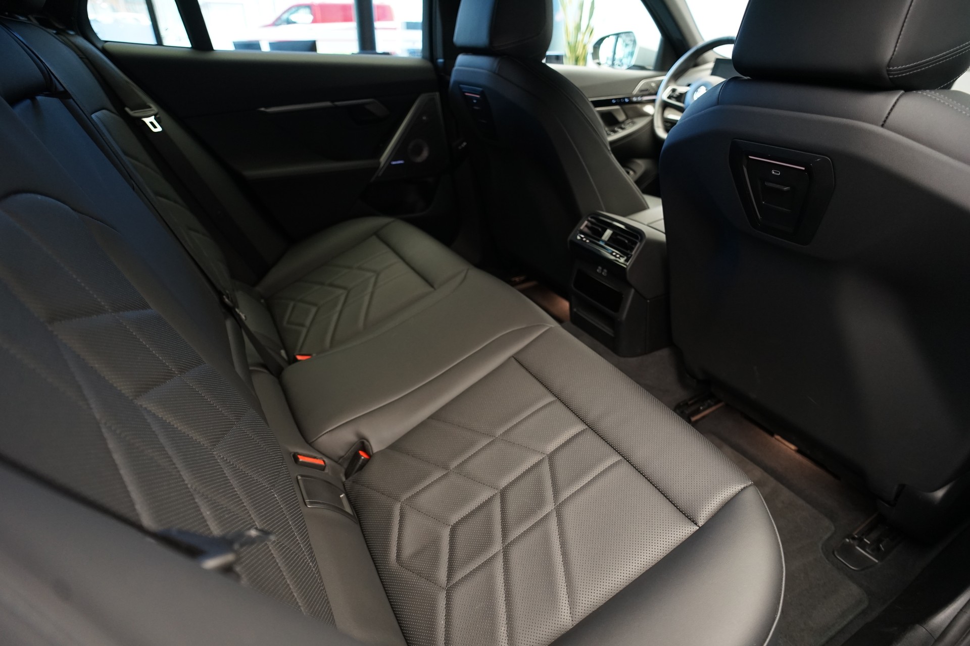 BMW 540d xDrive 48V Touring M Sport Steptronic *Standheizung* *AHK* *B&W* *Carbon*-image-20