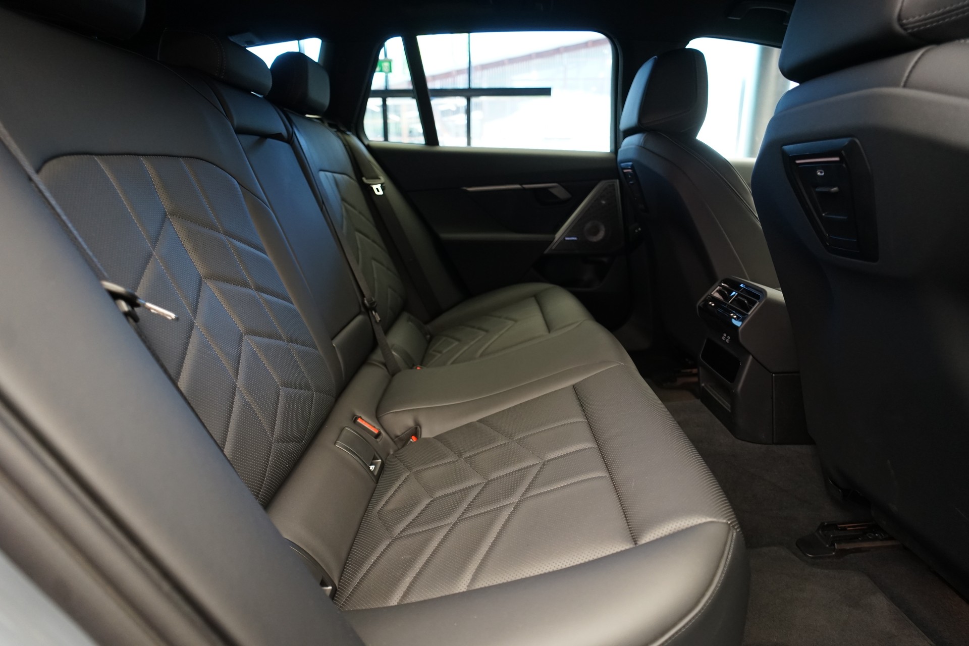 BMW 540d xDrive 48V Touring M Sport Steptronic *Standheizung* *AHK* *B&W* *Carbon*-image-21