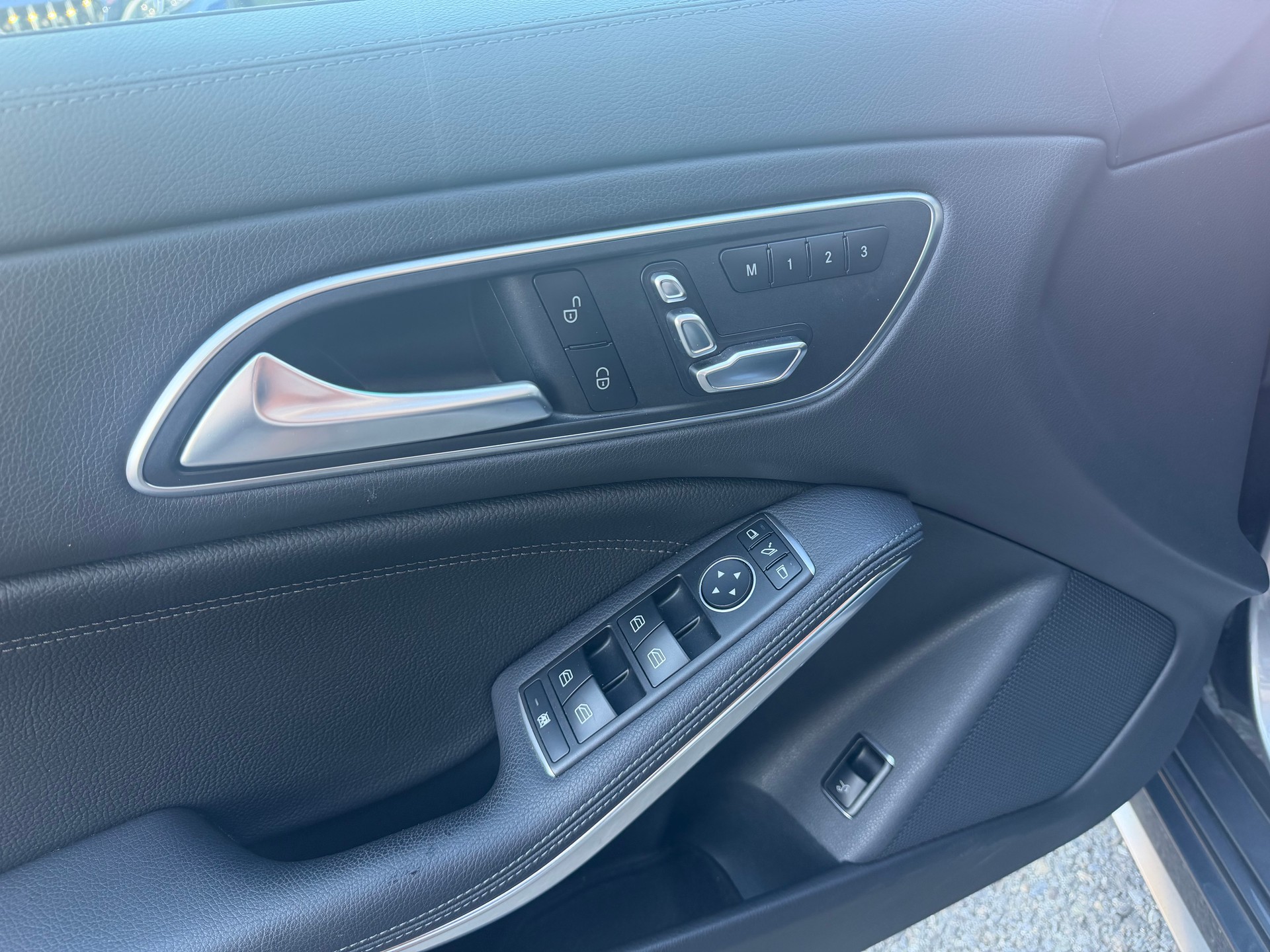 MERCEDES-BENZ CLA Shooting Brake 45 AMG 4Matic Speedshift-image-5