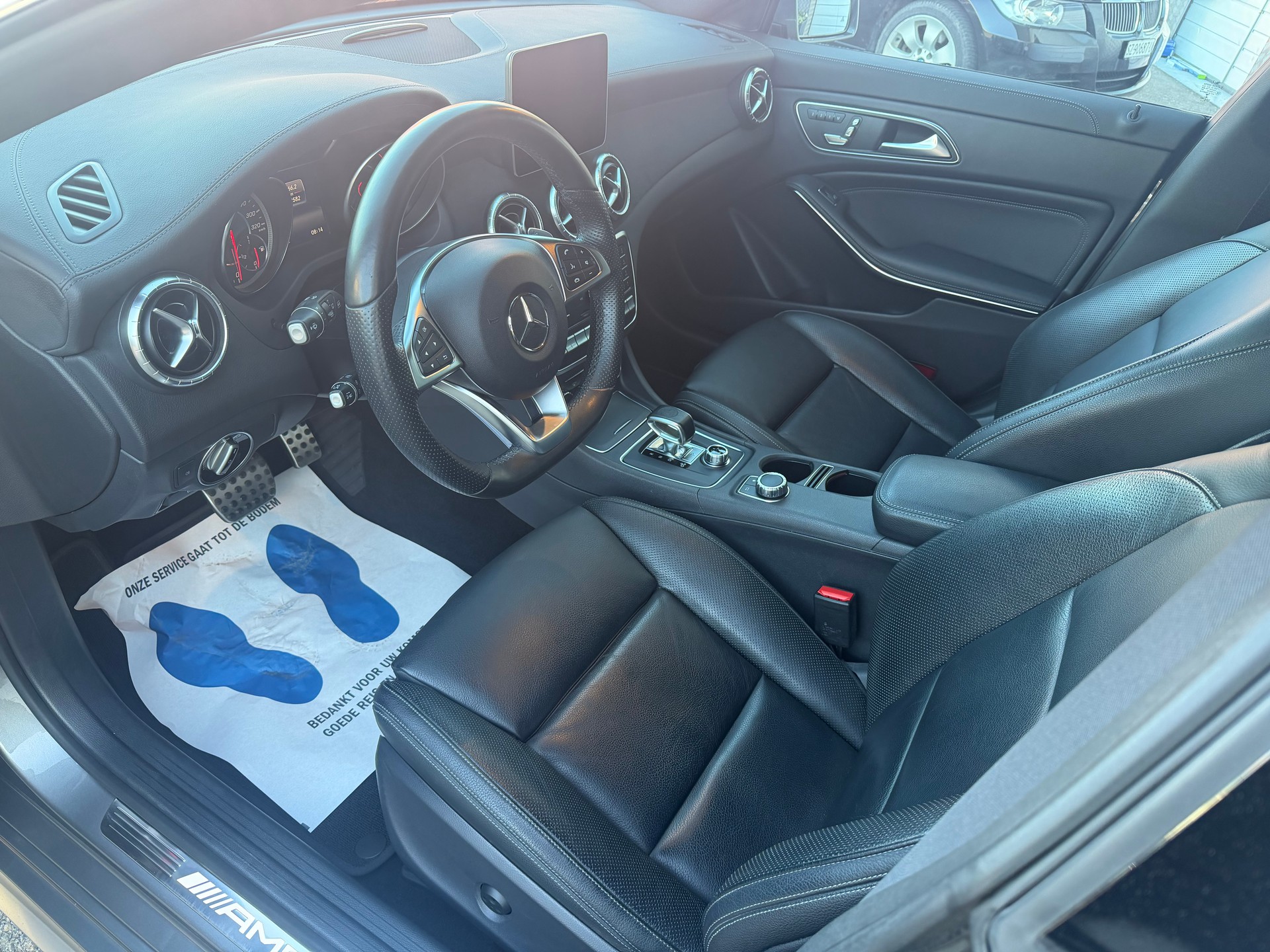 MERCEDES-BENZ CLA Shooting Brake 45 AMG 4Matic Speedshift-image-4