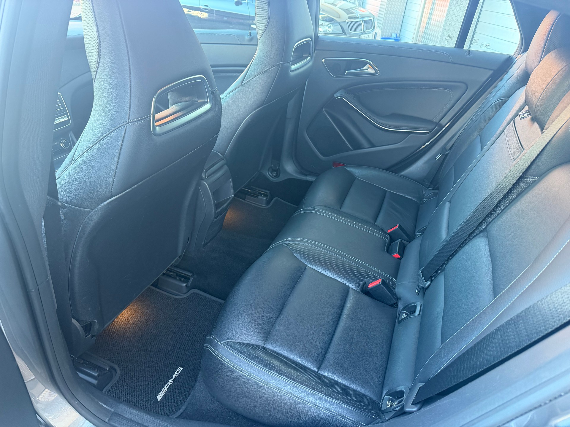 MERCEDES-BENZ CLA Shooting Brake 45 AMG 4Matic Speedshift-image-7