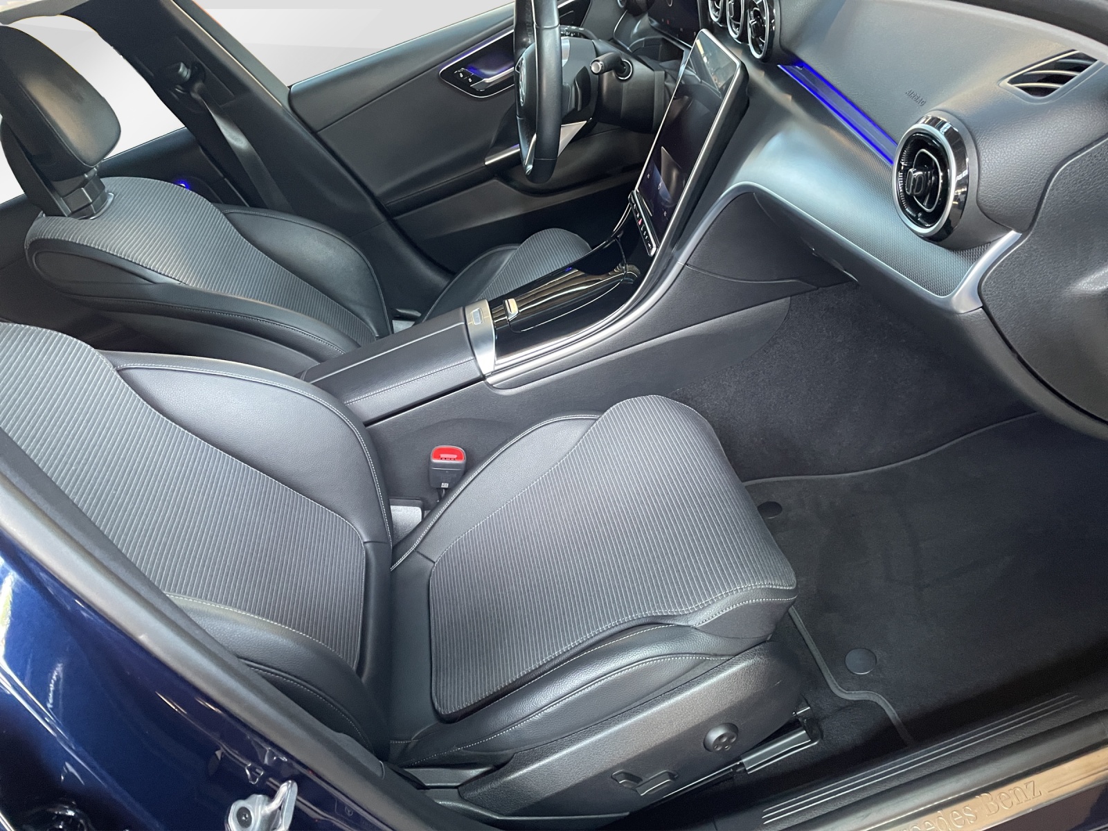 MERCEDES-BENZ C 220 d Avantgarde 4matic Kombi-image-8