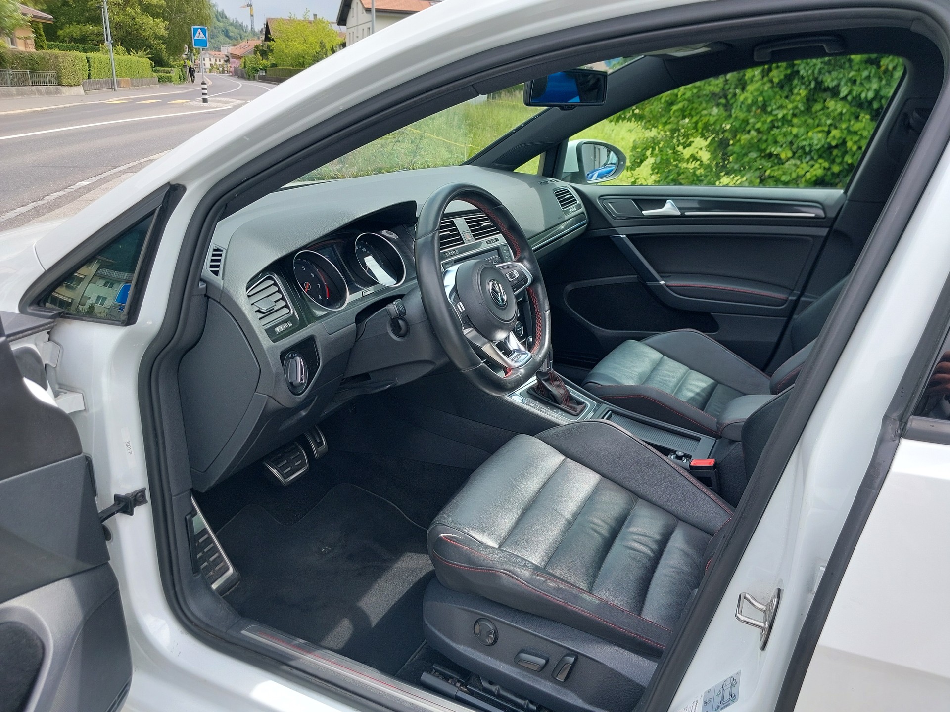 VW Golf 2.0 TSI GTI Performance DSG-image-5