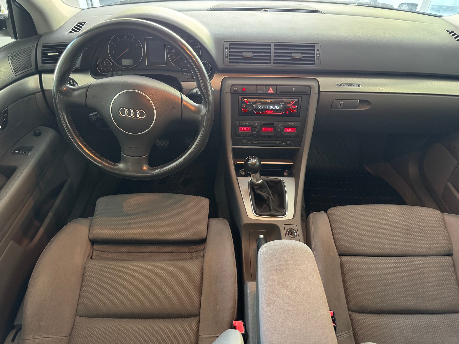 AUDI A4 Avant 1.8 T quattro-image-8