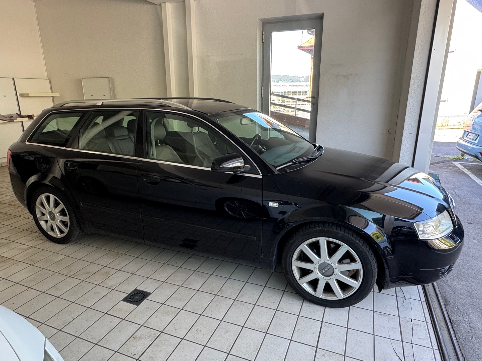 AUDI A4 Avant 1.8 T quattro-image-4