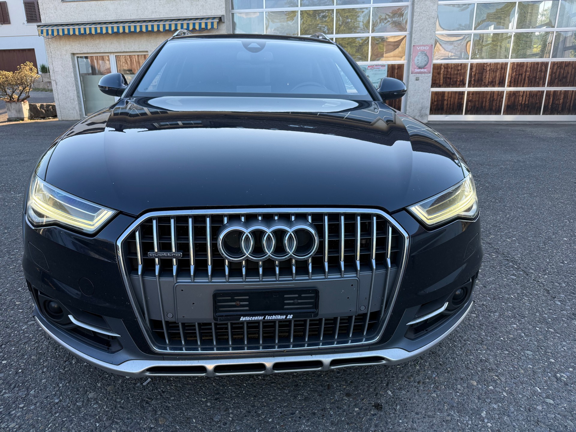 AUDI A6 allroad 3.0 TDI V6 quattro S-tronic-image-1