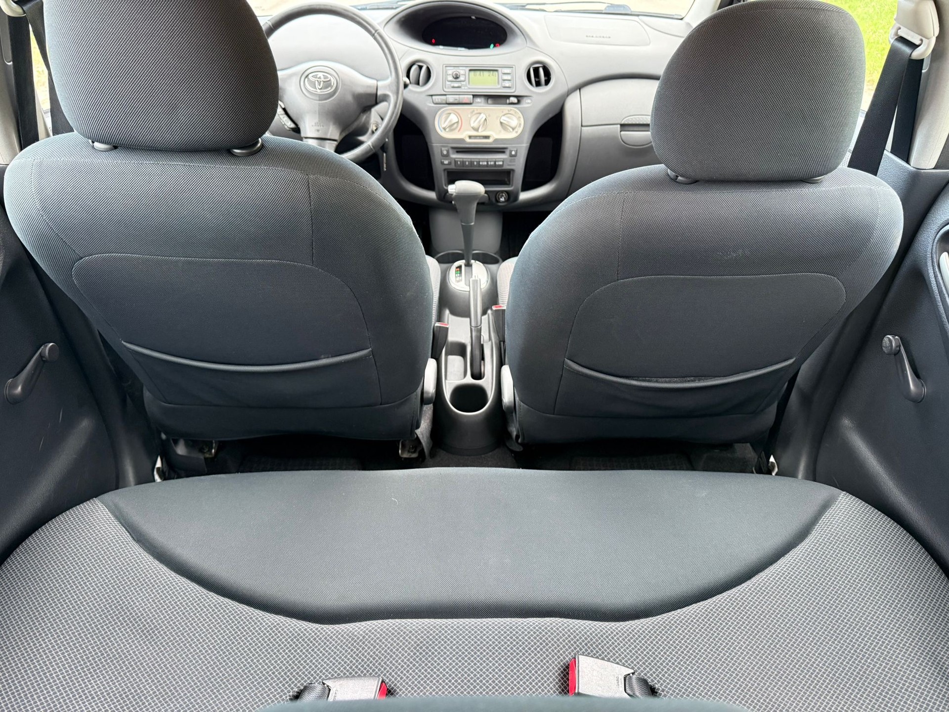 TOYOTA Yaris 1.3 Linea Sol-image-12