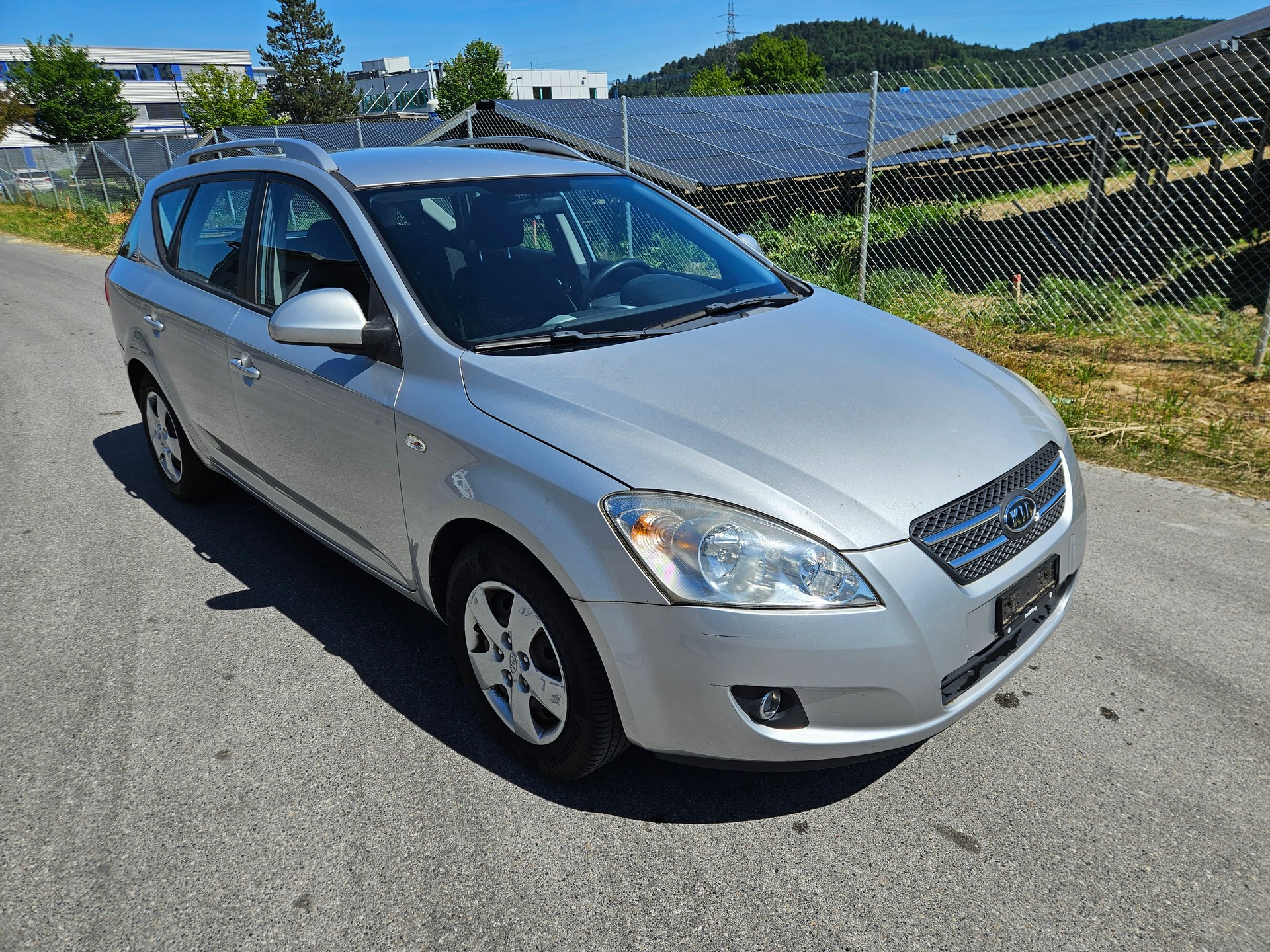 KIA Cee'd Sporty Wagon 1.6 16V Trend-image-3