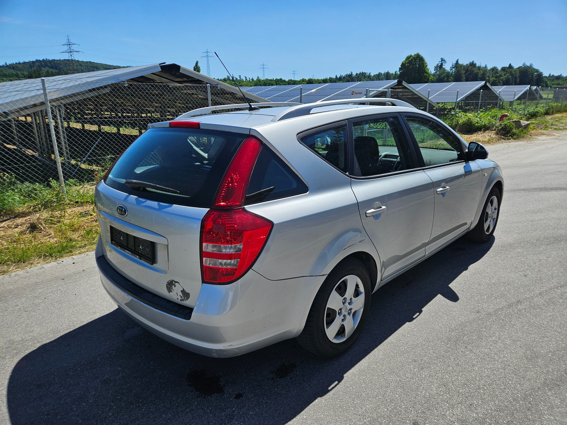KIA Cee'd Sporty Wagon 1.6 16V Trend-image-5