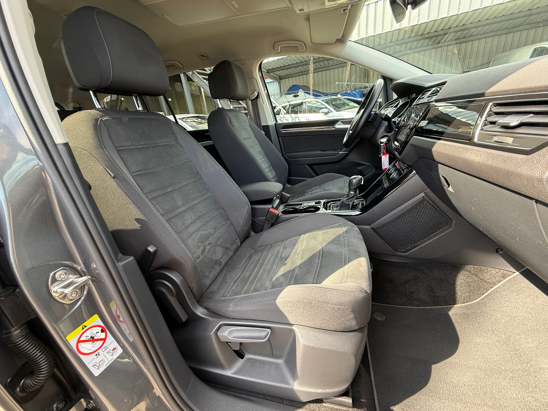 VW Touran 1.5 TSI EVO Highline DSG ***DISTANZREGELUNG***-image-11