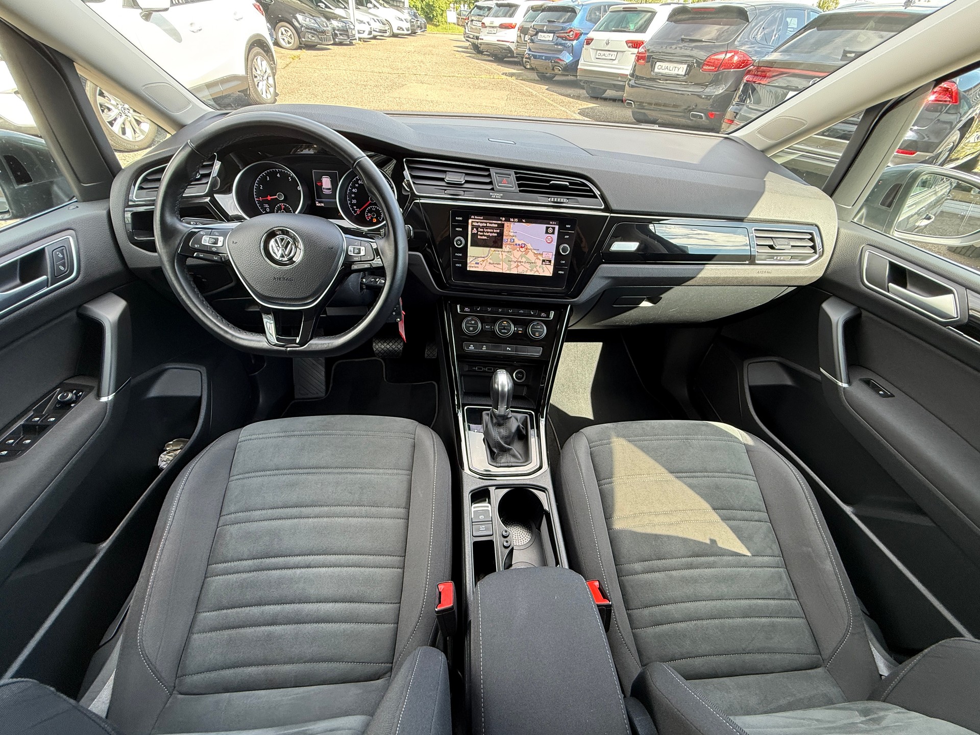 VW Touran 1.5 TSI EVO Highline DSG ***DISTANZREGELUNG***-image-17