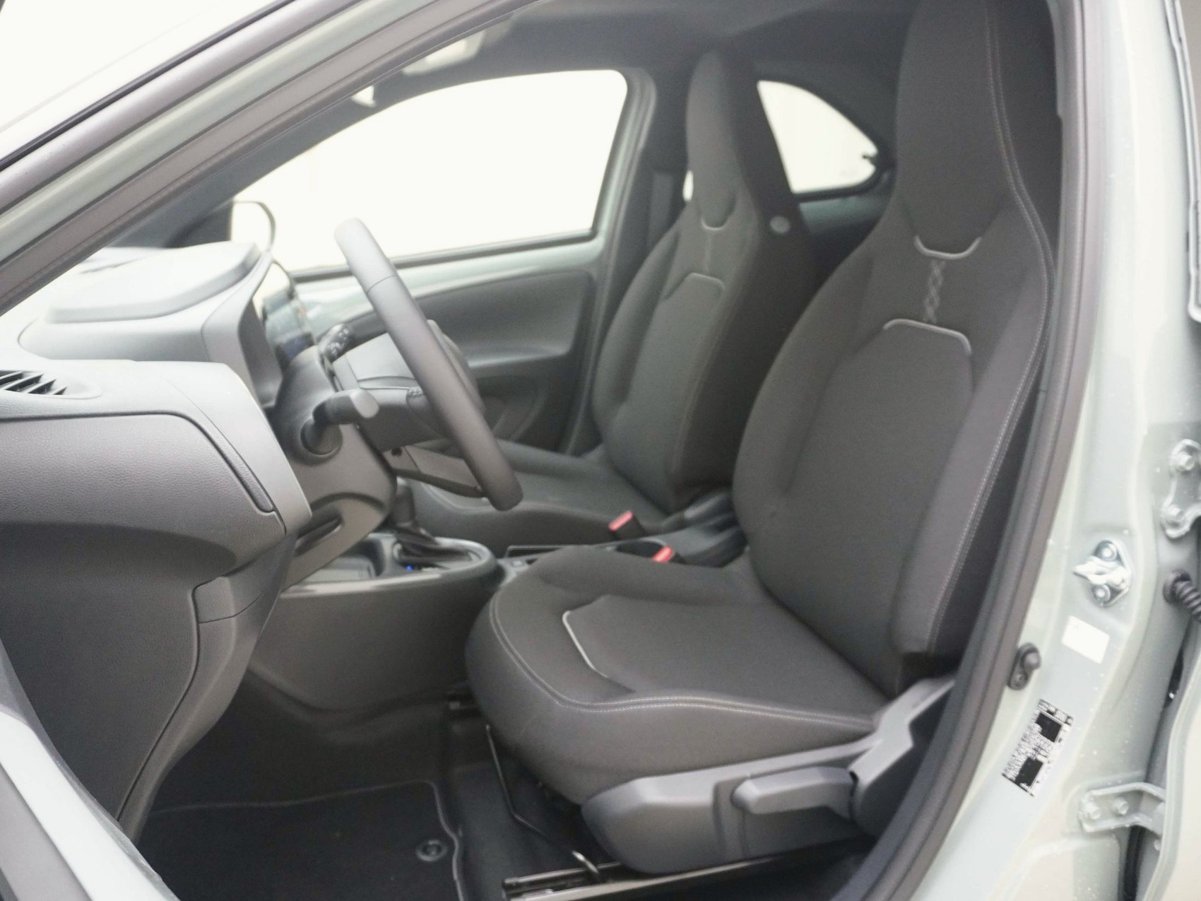 TOYOTA Aygo X 1.5 VVT-i HSD Trend ** inkl. Park Sensoren vo & hi **-image-12