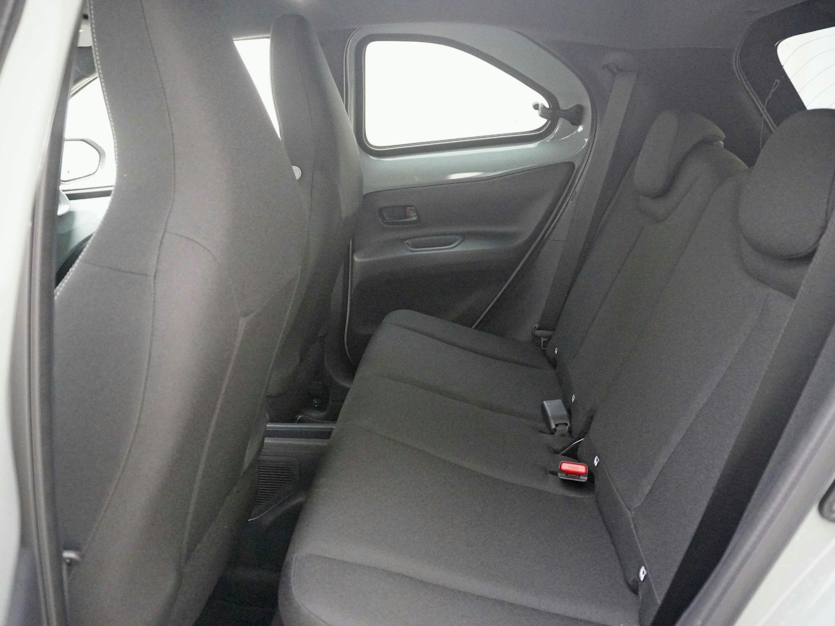 TOYOTA Aygo X 1.5 VVT-i HSD Trend ** inkl. Park Sensoren vo & hi **-image-15