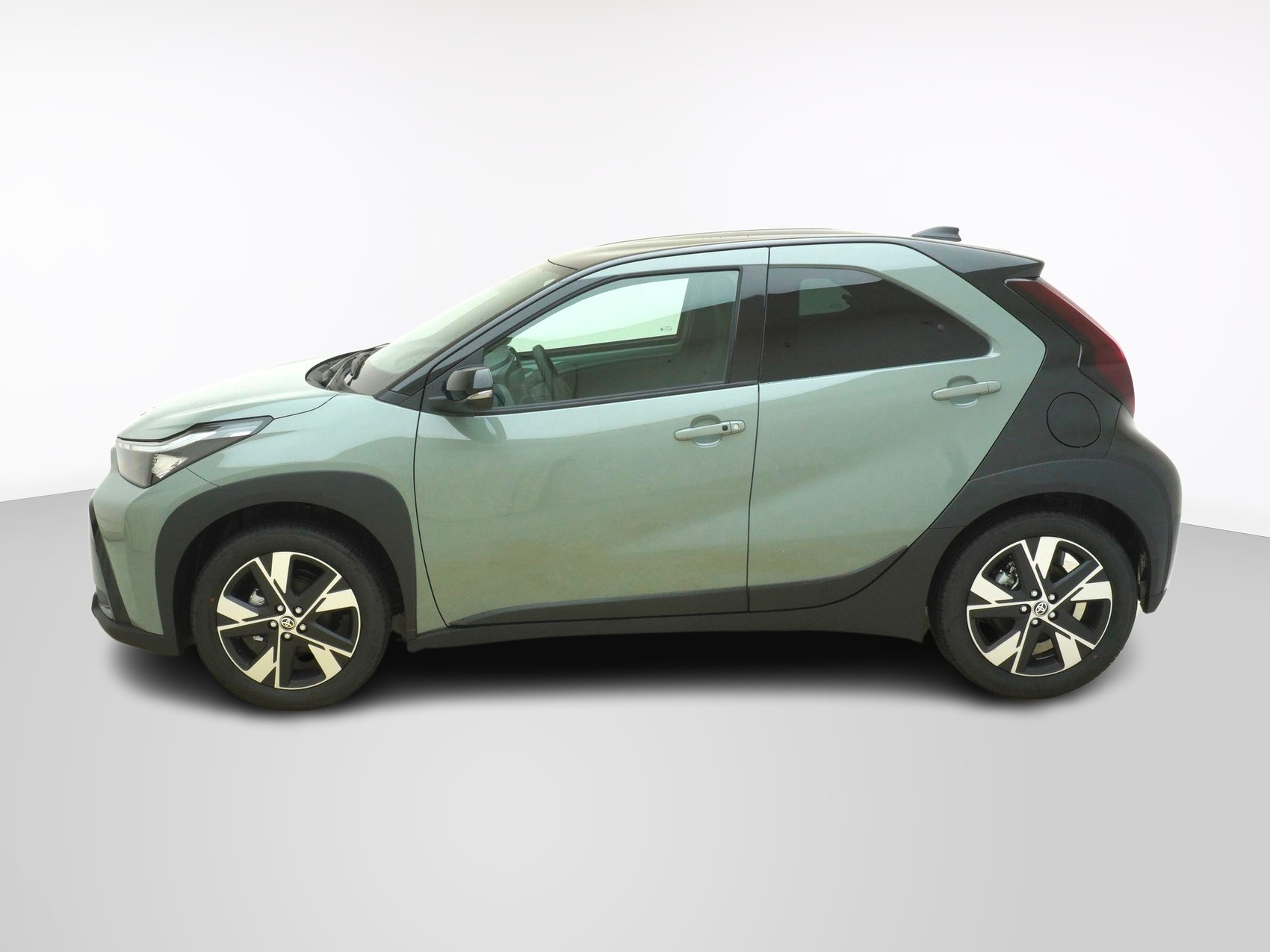 TOYOTA Aygo X 1.5 VVT-i HSD Trend-showroom-element-1