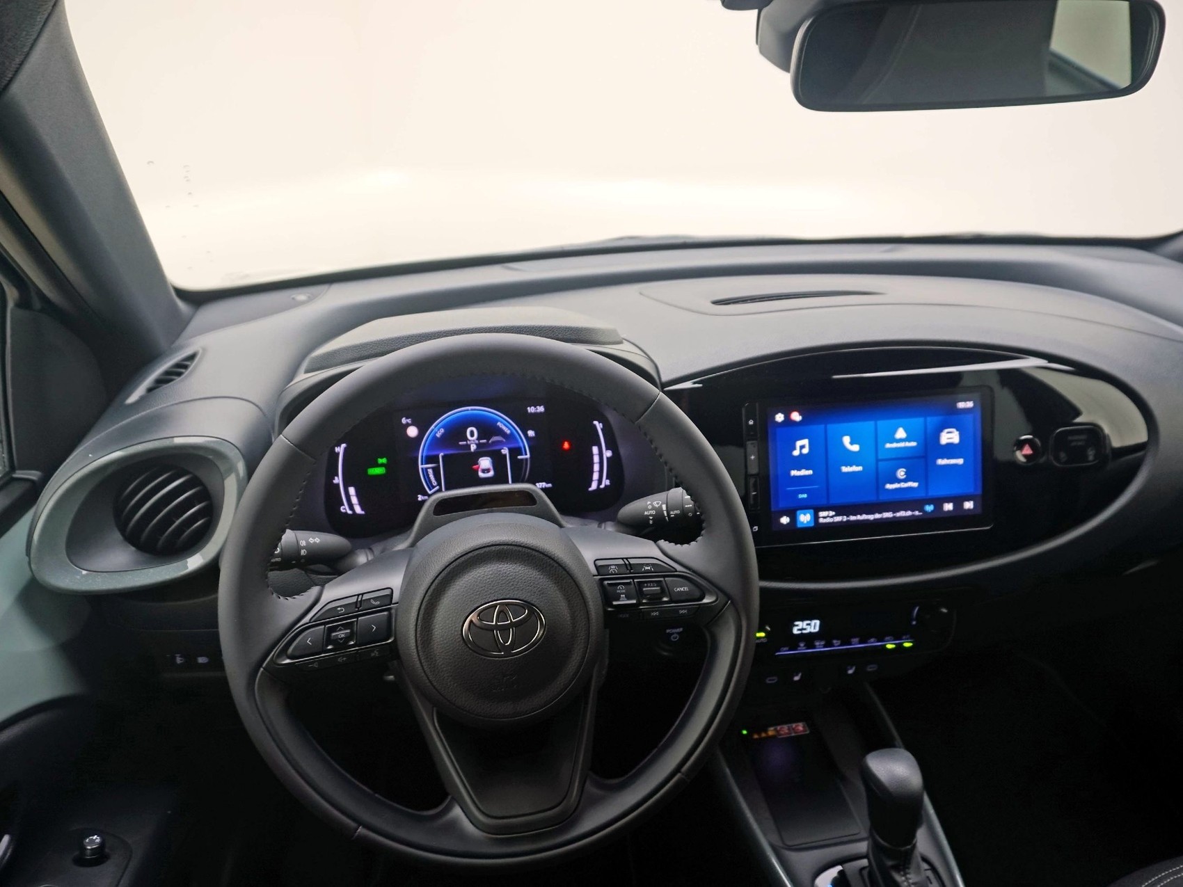 TOYOTA Aygo X 1.5 VVT-i HSD Trend ** inkl. Park Sensoren vo & hi **-image-7
