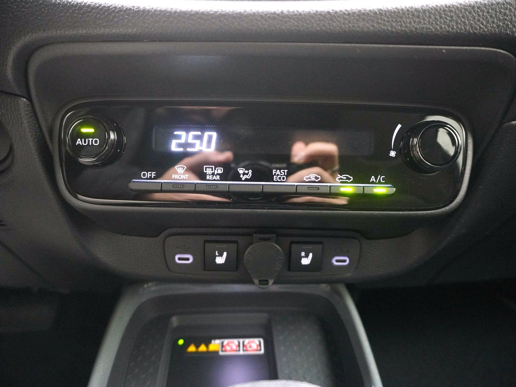 TOYOTA Aygo X 1.5 VVT-i HSD Trend ** inkl. Park Sensoren vo & hi **-image-11