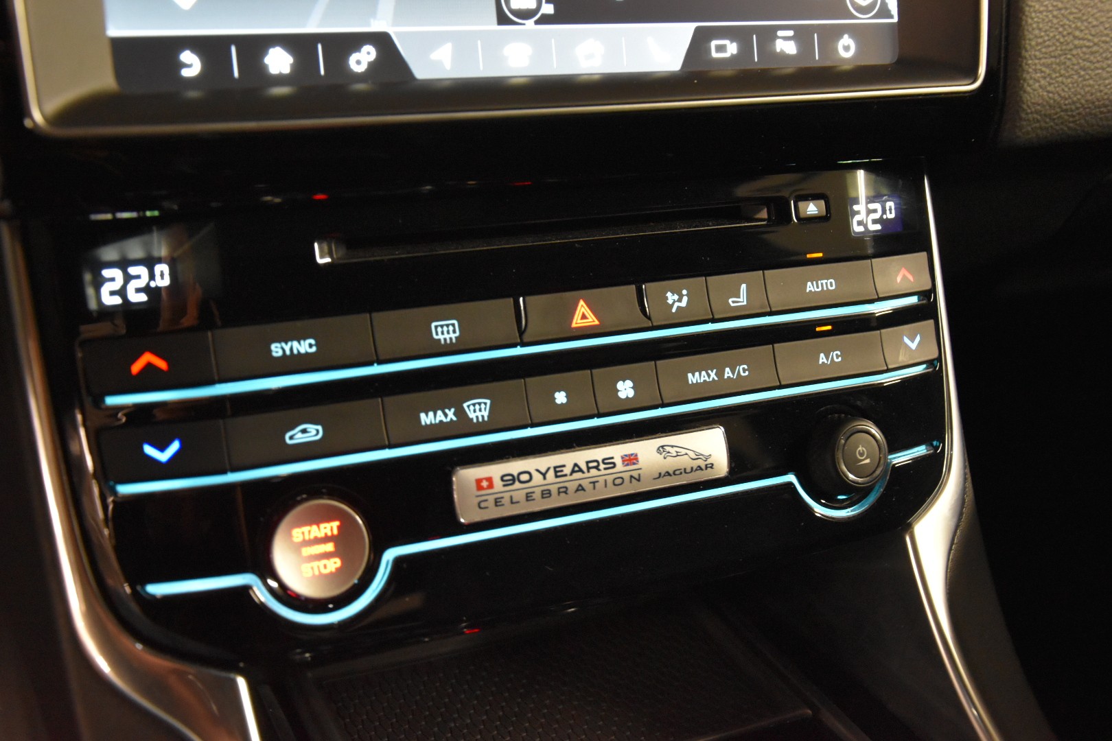 JAGUAR XE 20d R-Sport AWD Automat-image-23