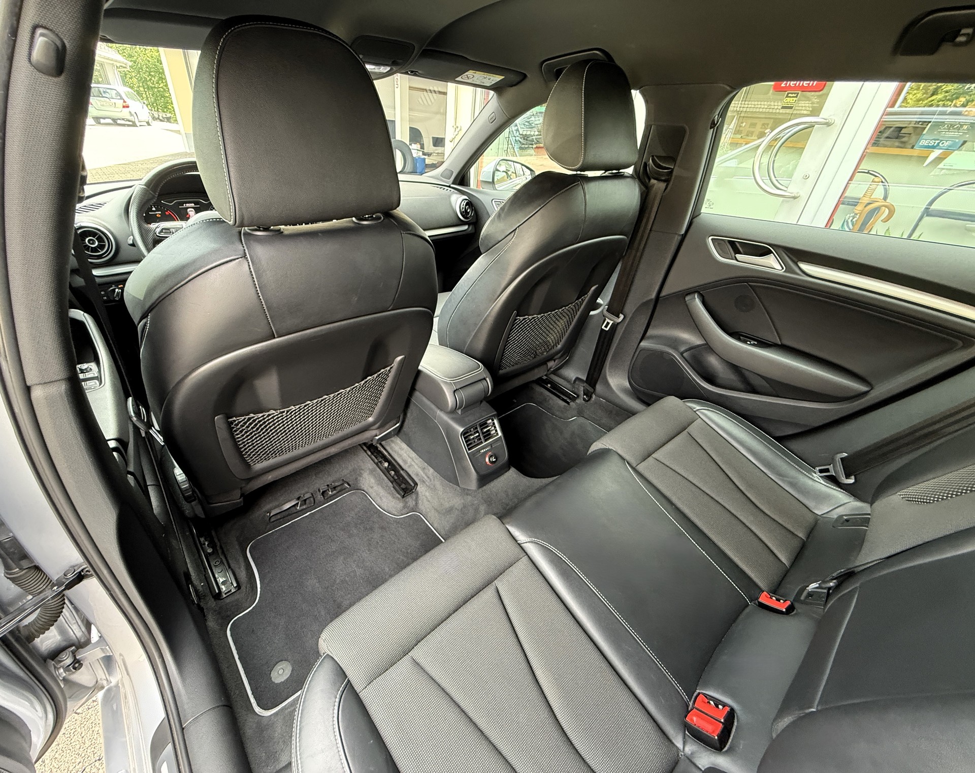 AUDI A3 Sportback 2.0 TDI Ambition S-tronic-image-9