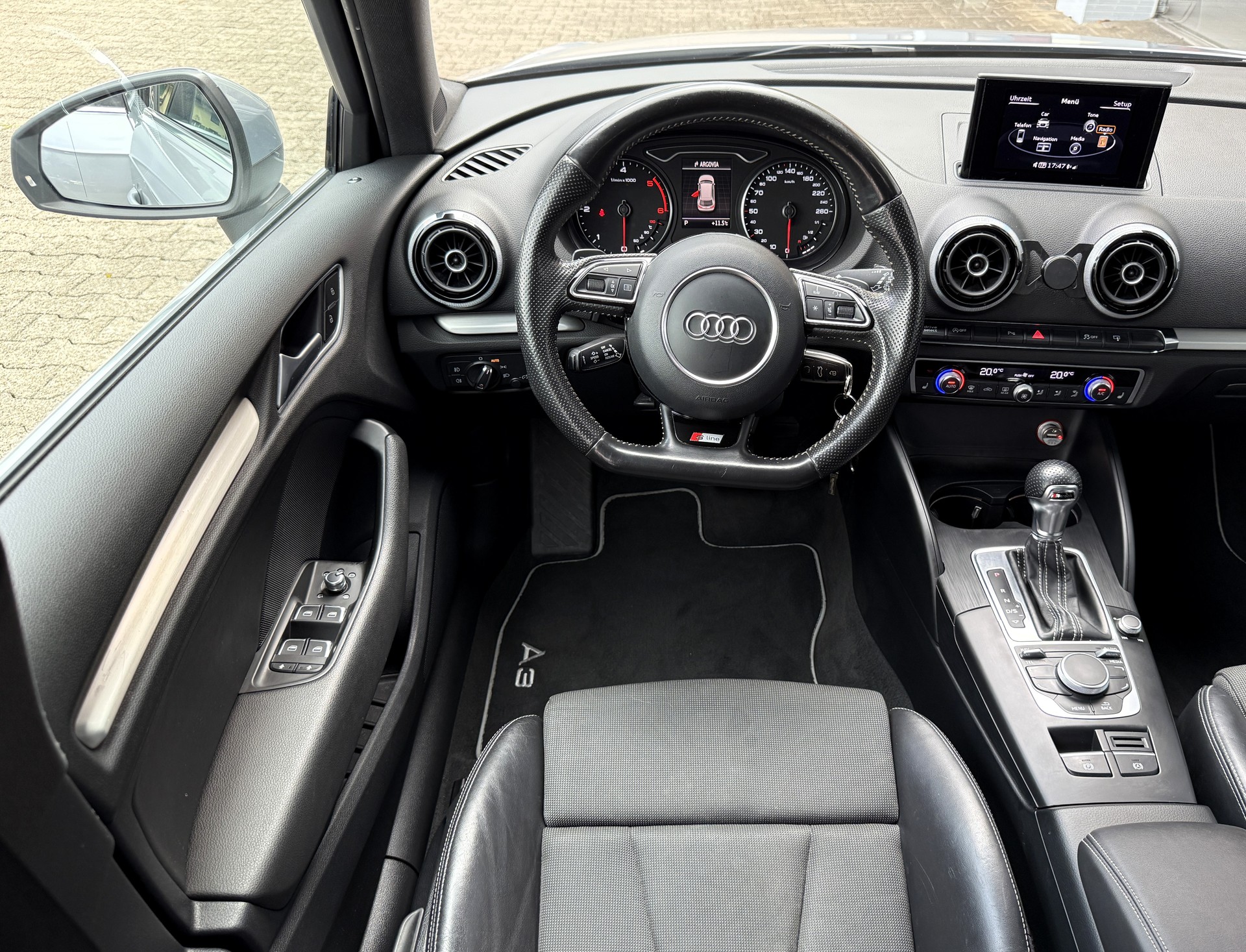 AUDI A3 Sportback 2.0 TDI Ambition S-tronic-image-12