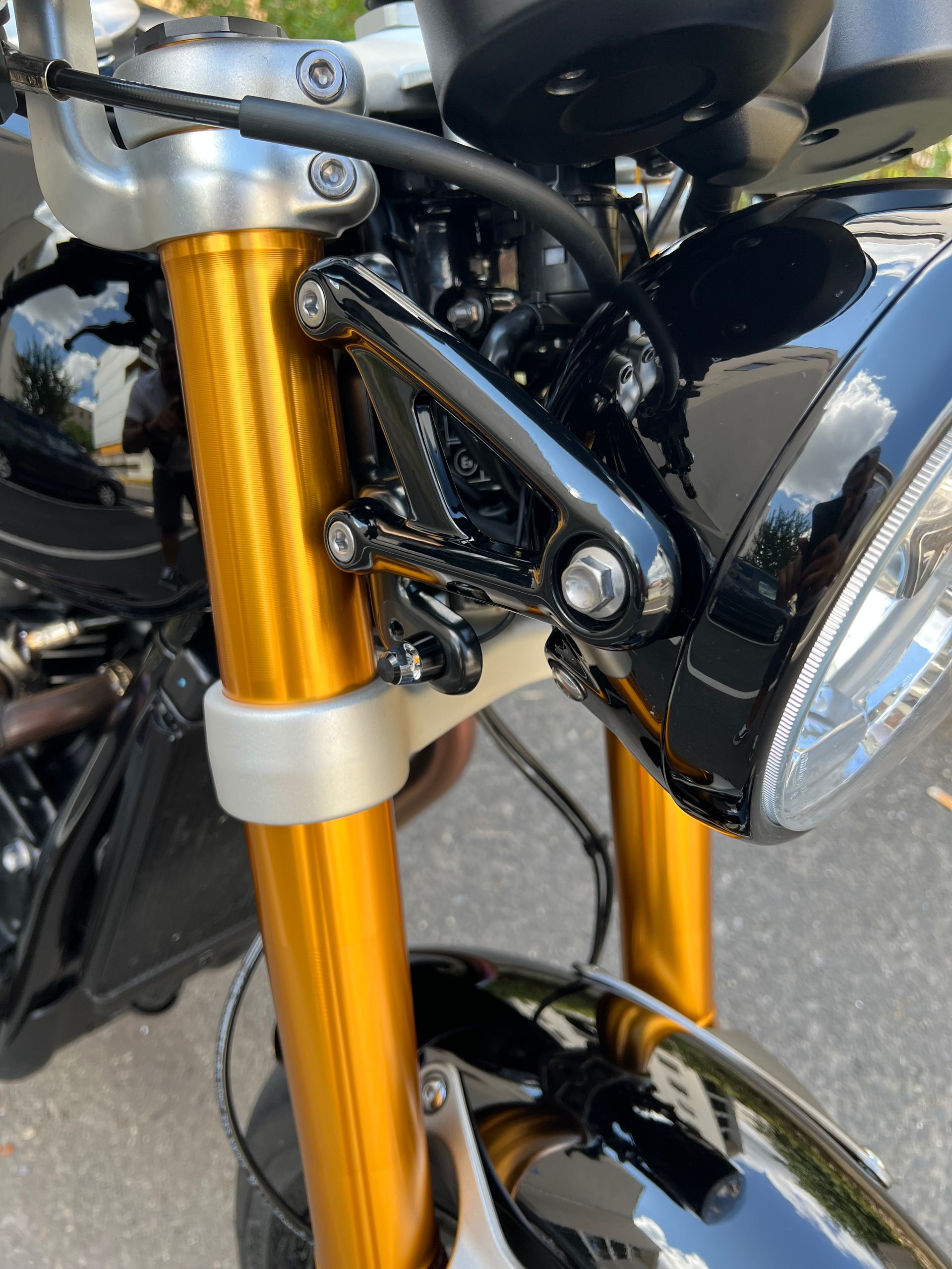 TRIUMPH Thruxton 1200 i RS ABS-image-2
