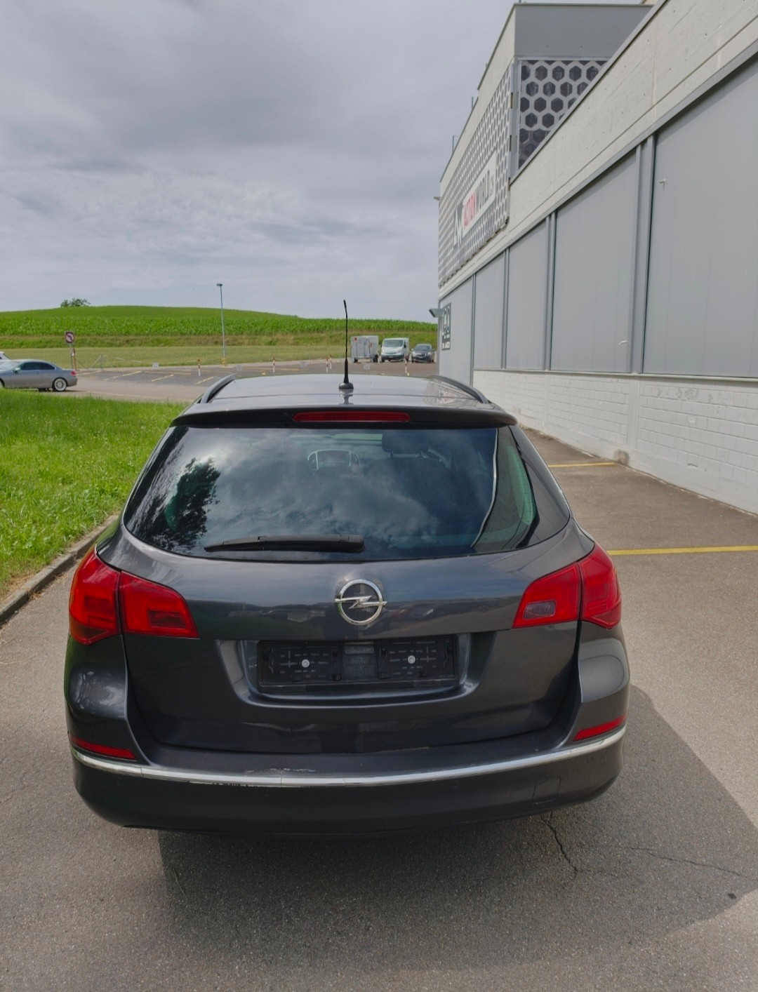 OPEL Astra SportsTourer 1.7 CDTi Anniversary Edition-image-4