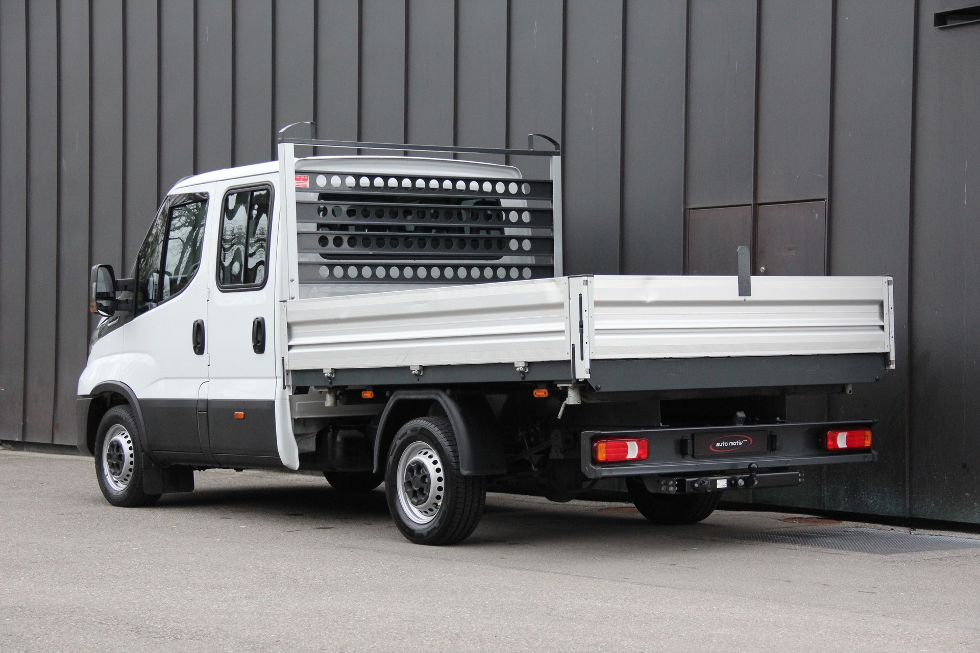IVECO 35 C 16 A8 D *AUTOMAT* *KIPPER-3-SEITEN* *RÜCKFAHRKAMERA* *7-SITZE* *KLIMA* *ANHÄNGERKUPPLUNG* *910Kg-NUTZLAST*-image-9