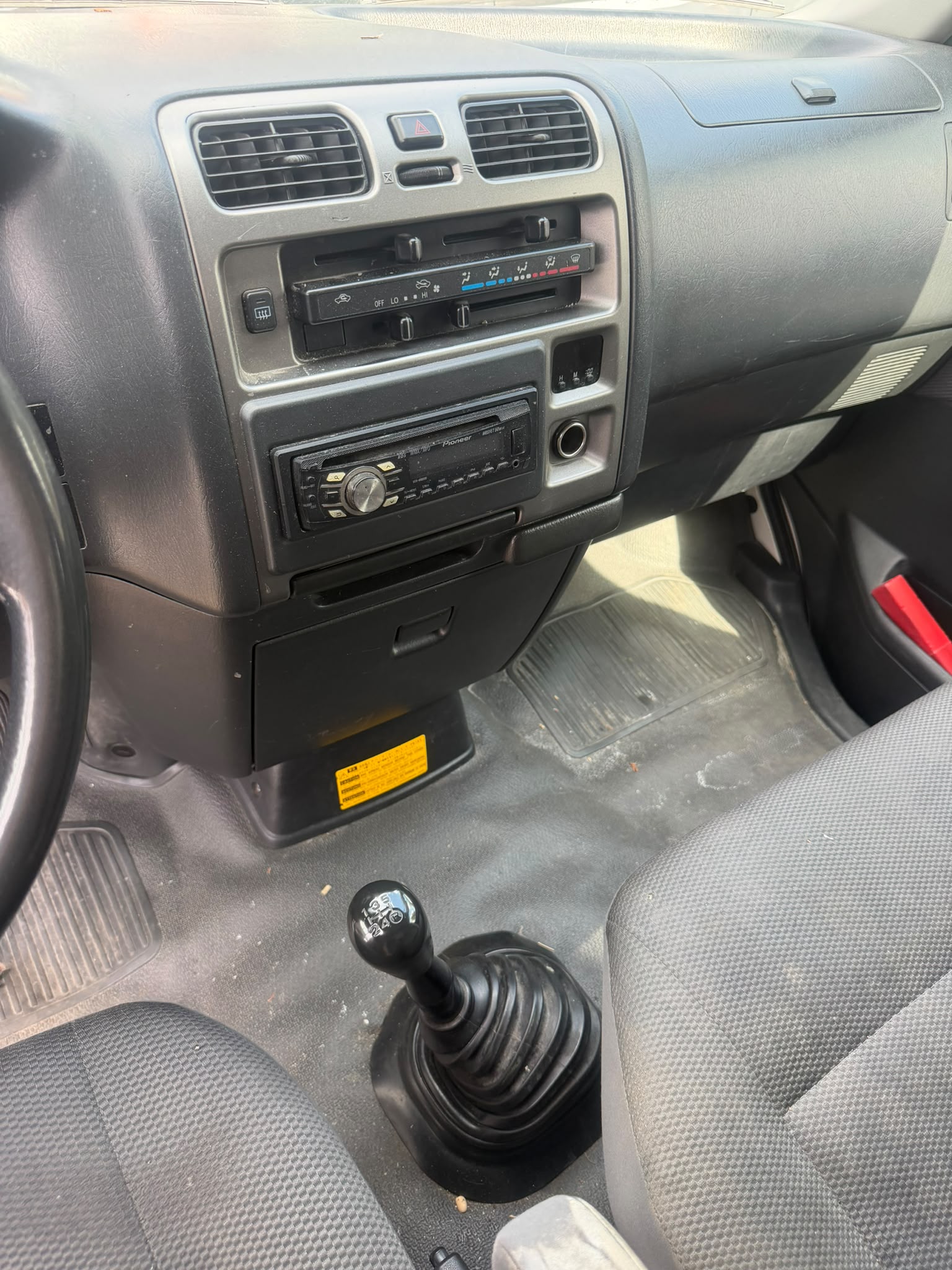 TOYOTA Hiace D-4D Van SWB-image-5