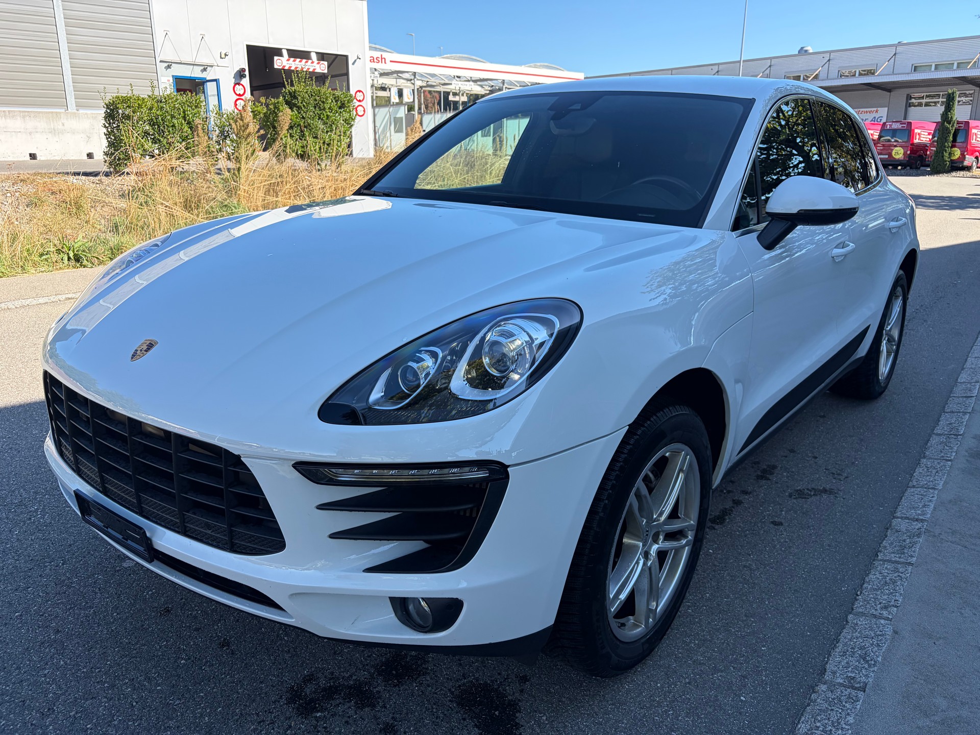 PORSCHE Macan S PDK-showroom-element-2