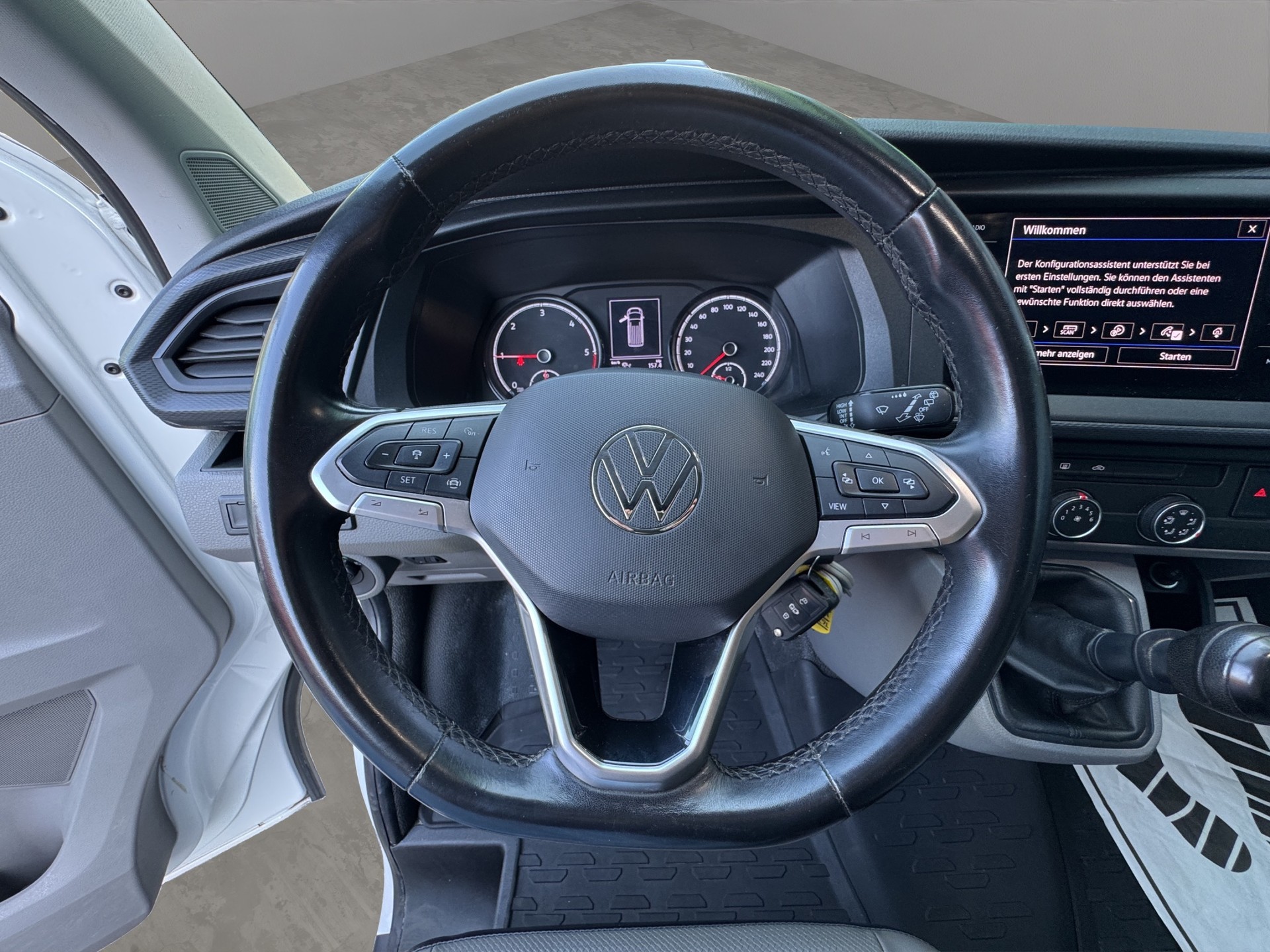 VW T6.1 2.0 TDI 4Motion **Werkstatt-Einrichtung**-image-9