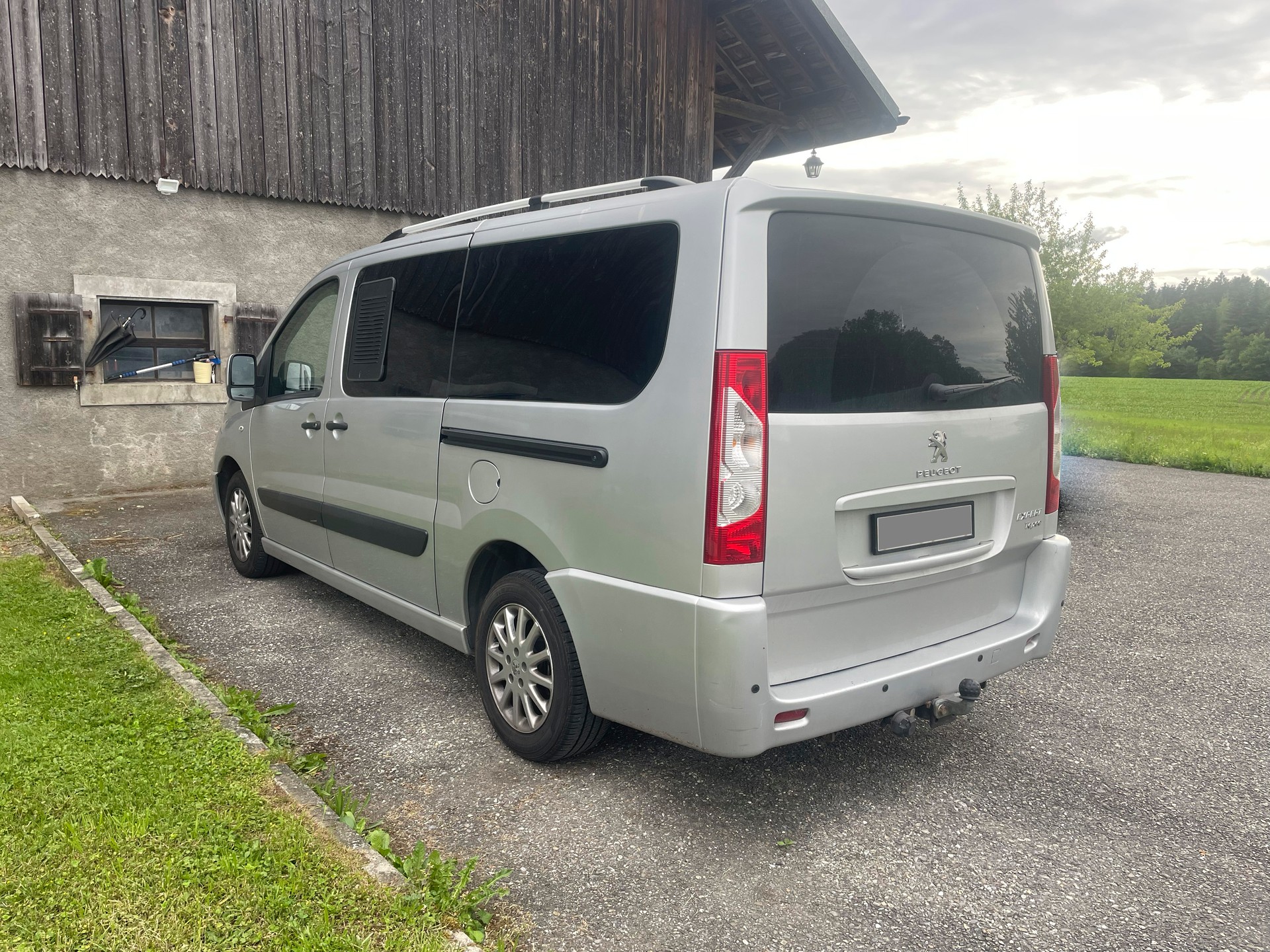 PEUGEOT 2.0 HDI 163 Teepee 8P