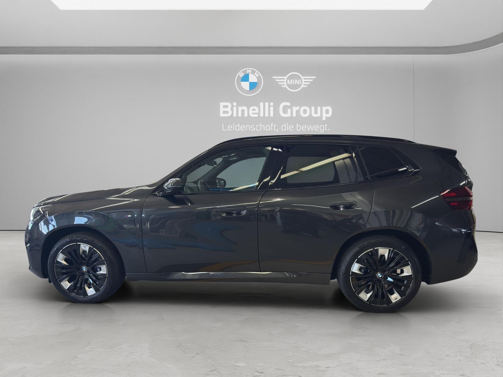BMW X3 30e xDrive-showroom-element-3