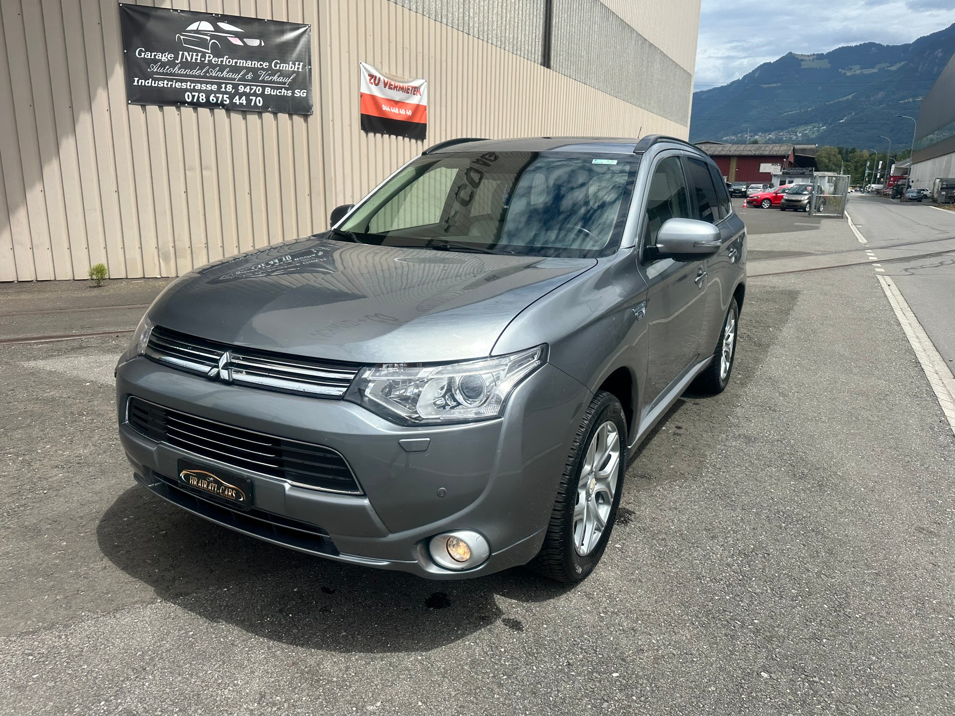 MITSUBISHI Outlander 2.0 PHEV Navigator eAssist-image-2