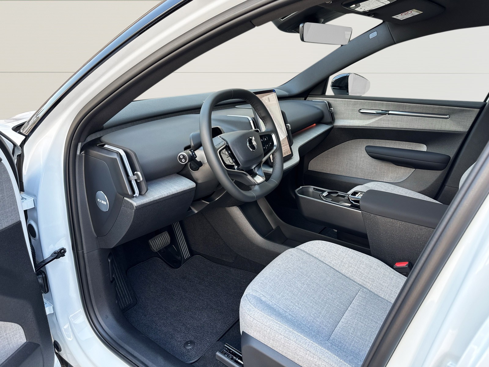 VOLVO EX30 E60 Twin Ultra Performance AWD-image-6