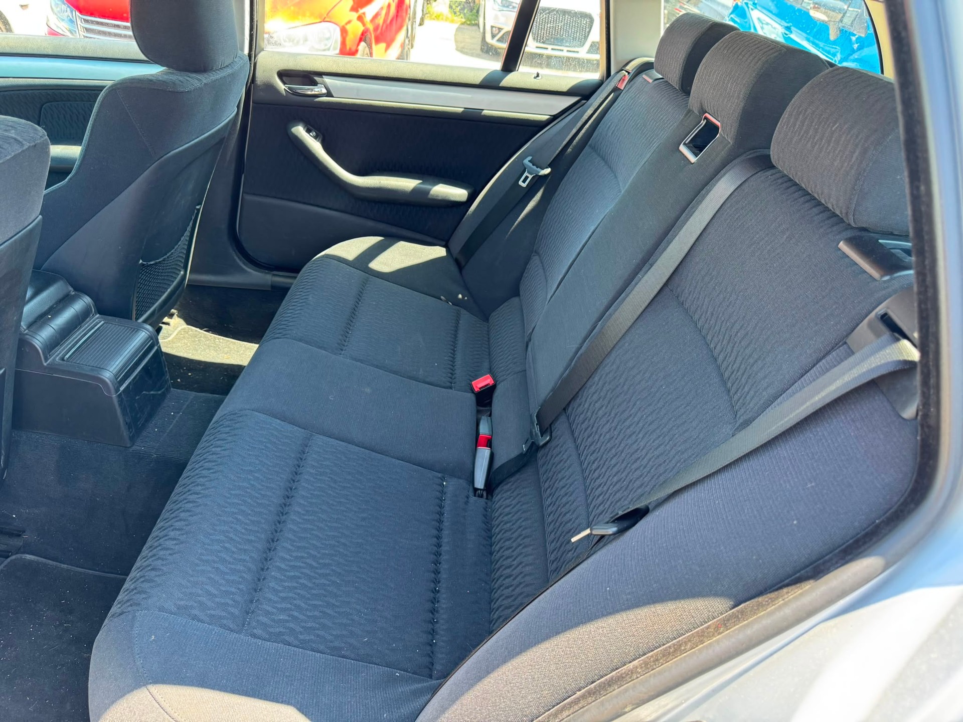 BMW 330xi Touring-image-11