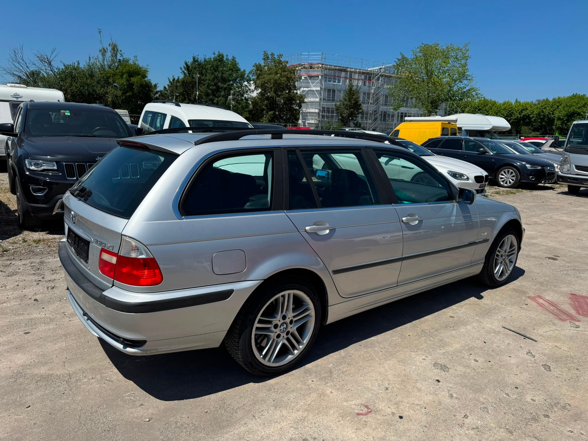 BMW 330xi Touring-image-5