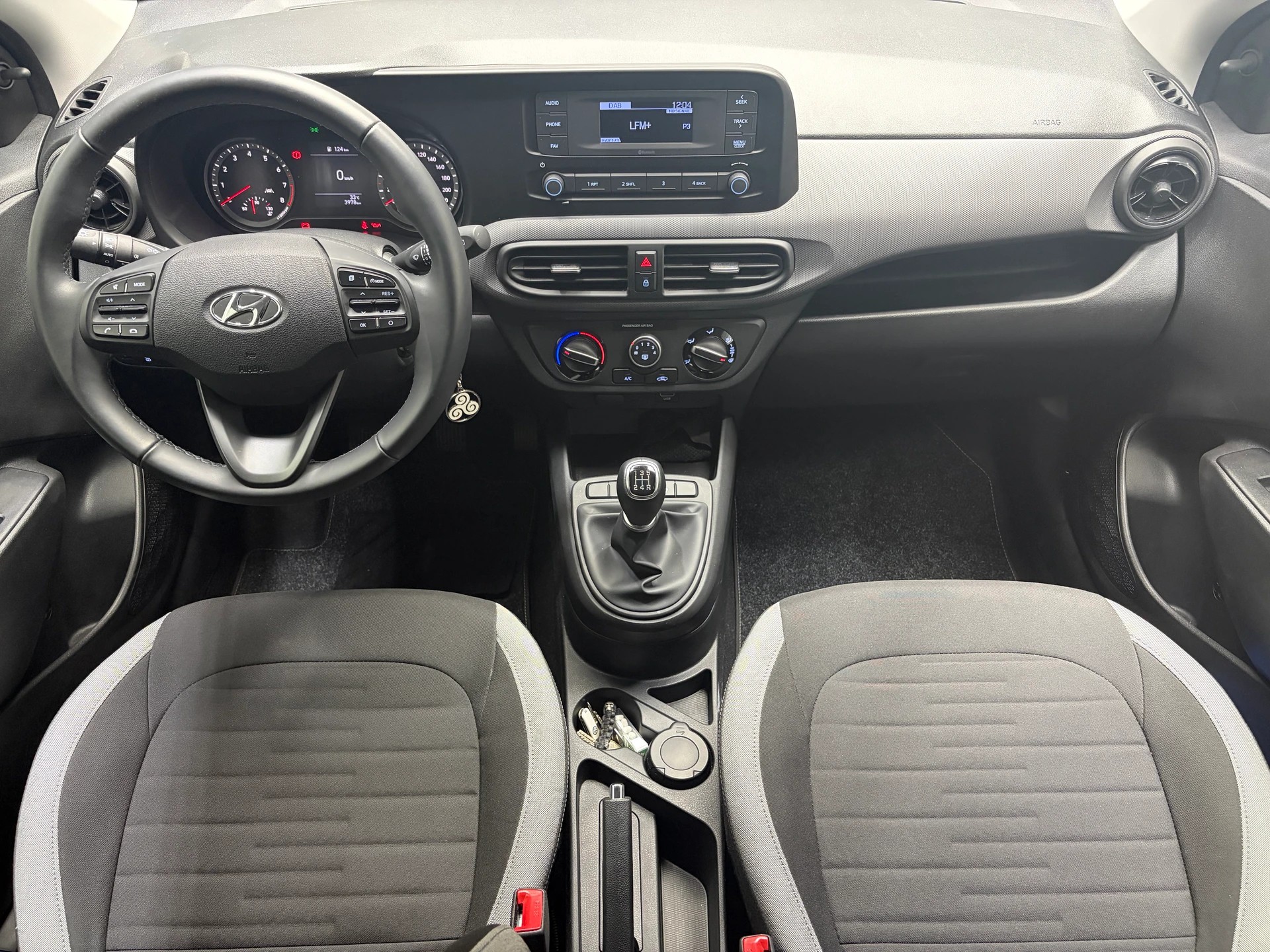 HYUNDAI i10 1.0 Origo - 1ère main-image-12