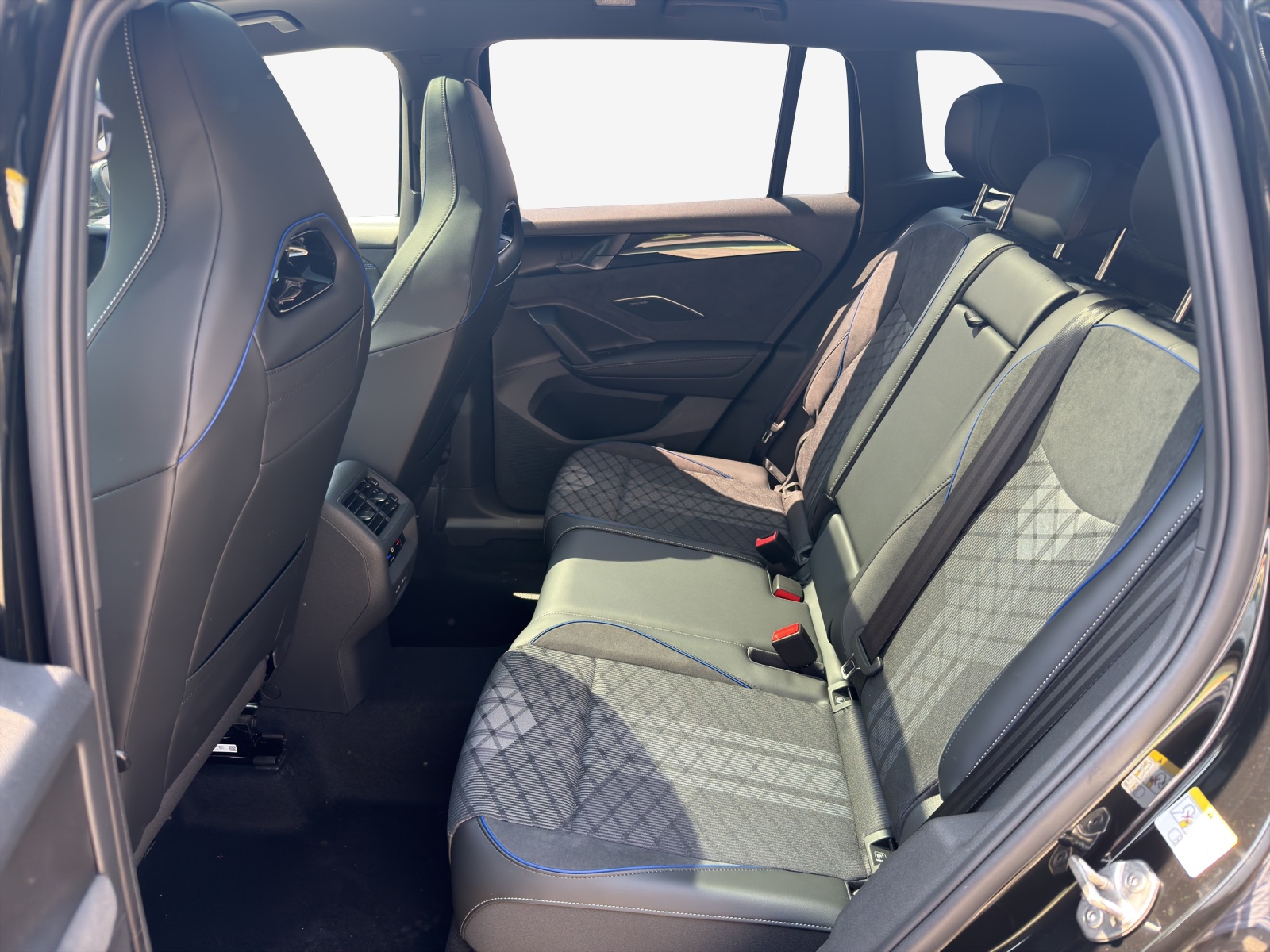 VW Tiguan 2.0 TSI DSG R-Line 4Motion-image-11