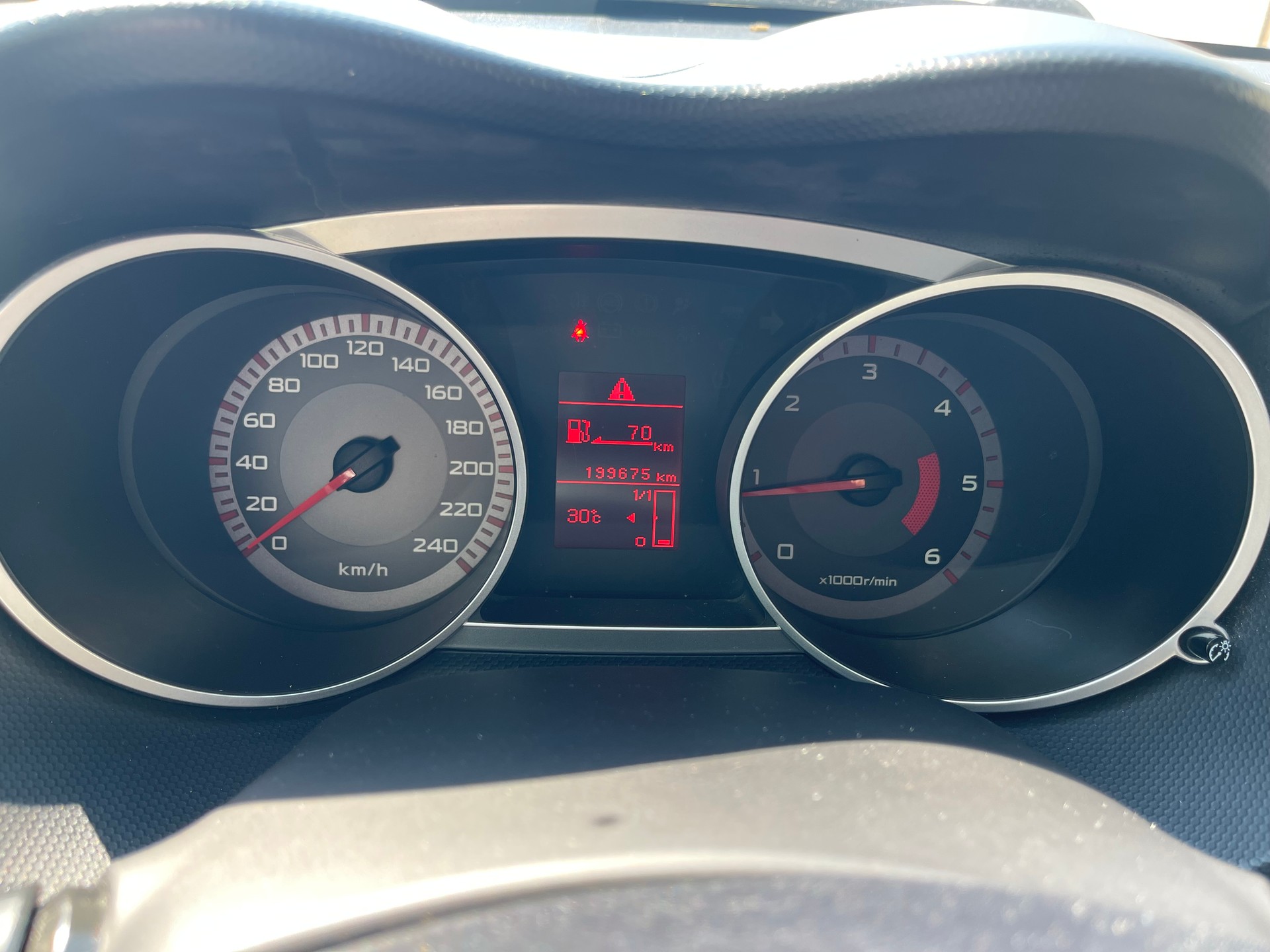 MITSUBISHI Outlander 2.0 DID Instyle 4WD-image-10