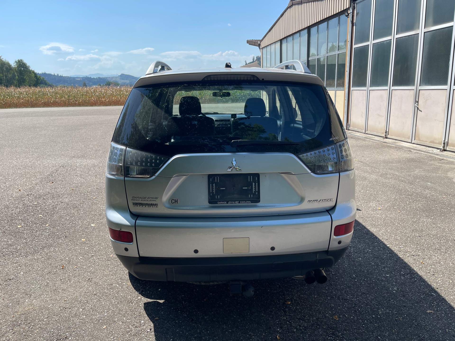 MITSUBISHI Outlander 2.0 DID Instyle 4WD-image-3