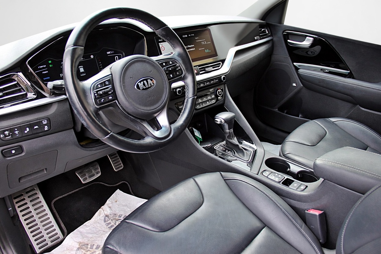KIA Niro 1.6GDi Hybrid Style DCT-image-8